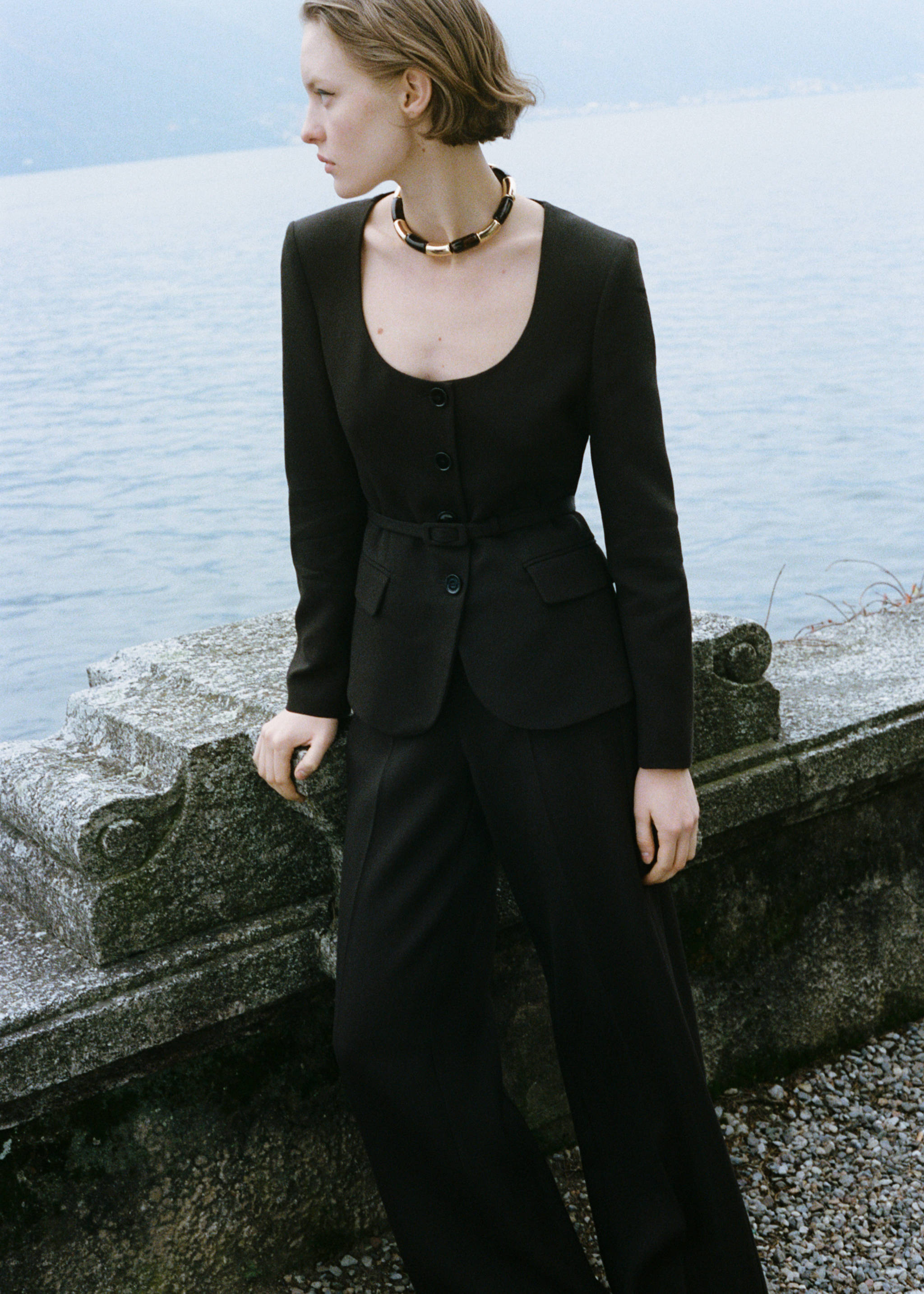 Suit jacket with belt - Details of the article 6