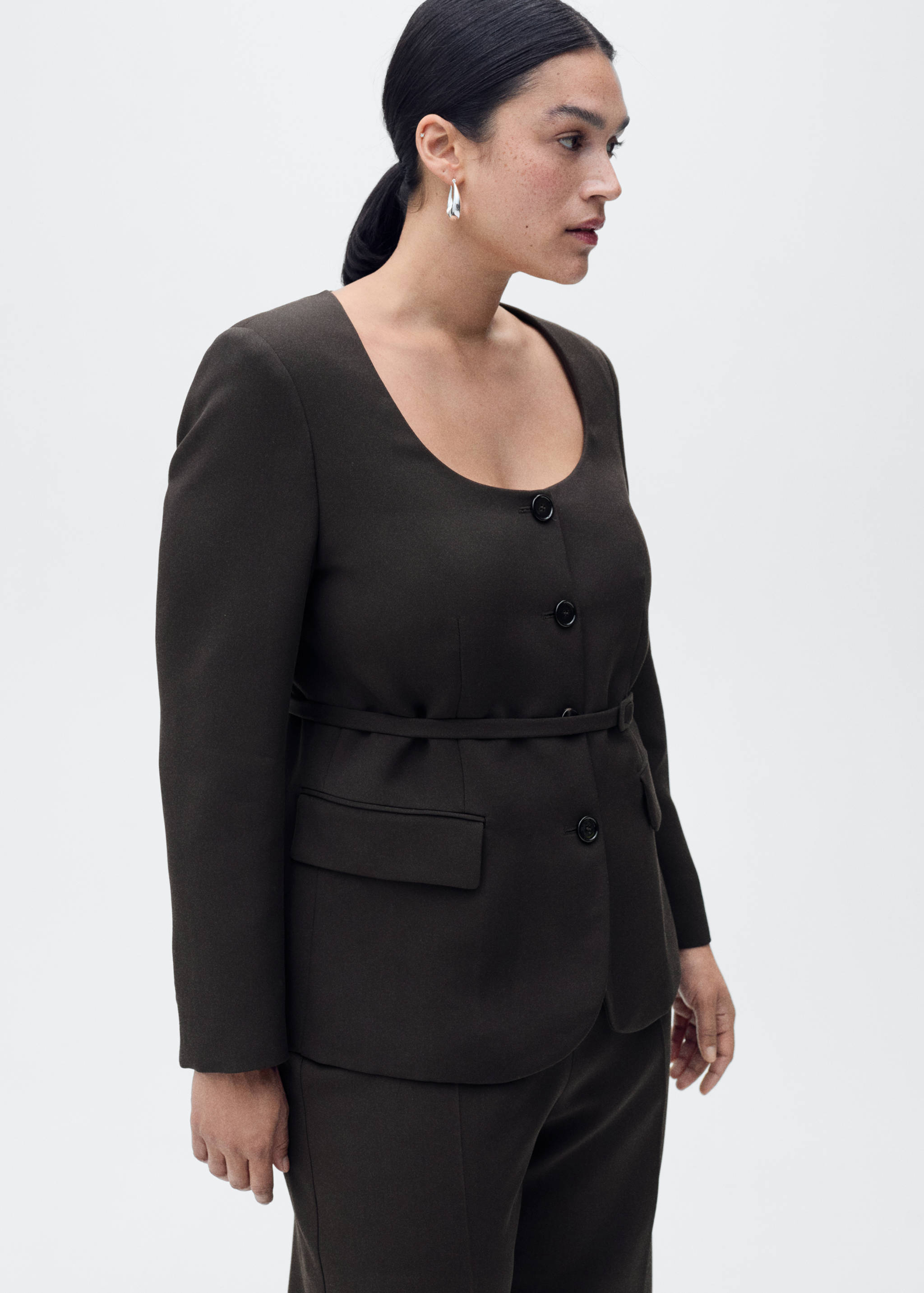 Suit jacket with belt - Details of the article 5