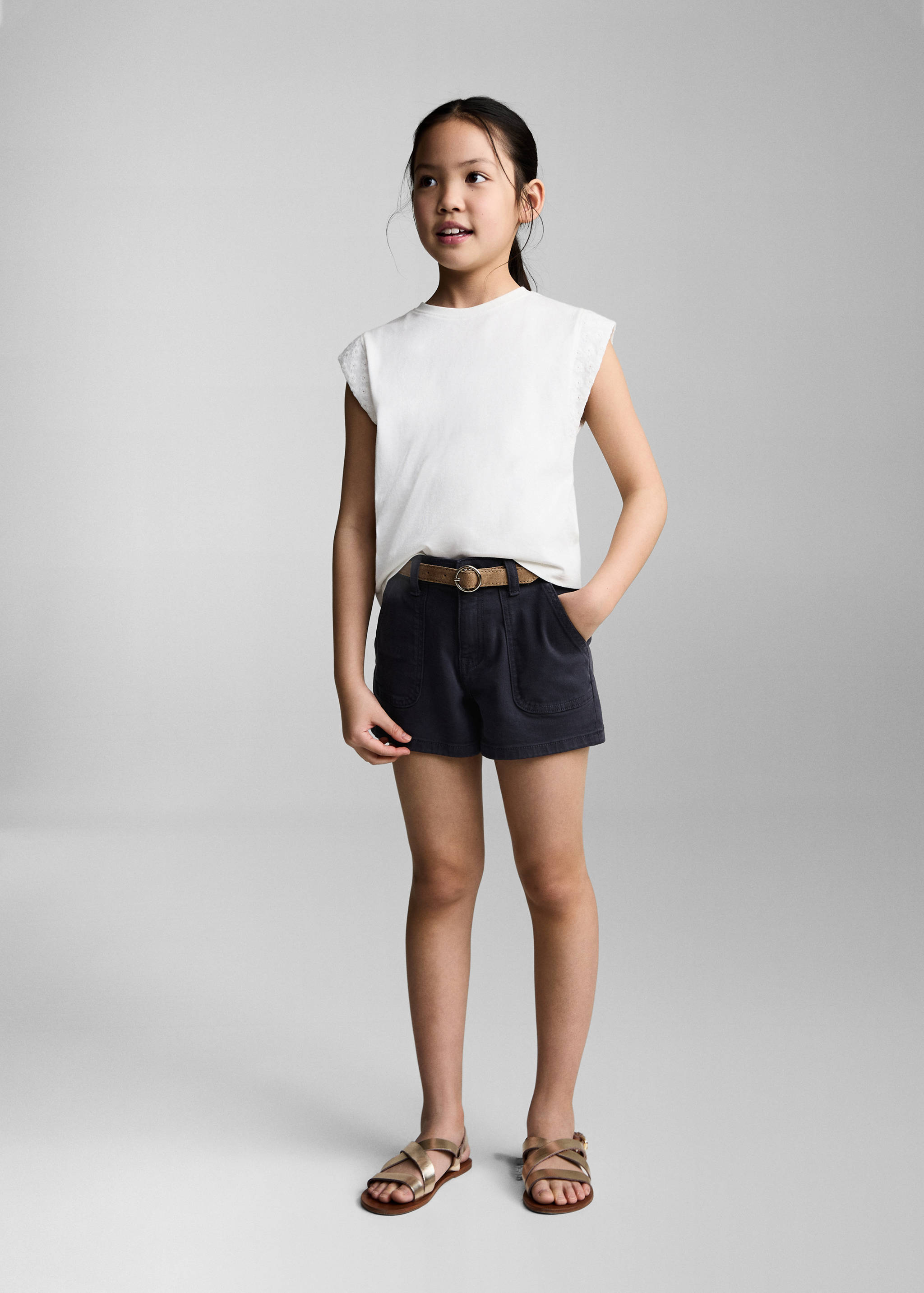 Прямі джинсові шорти - Загальний план