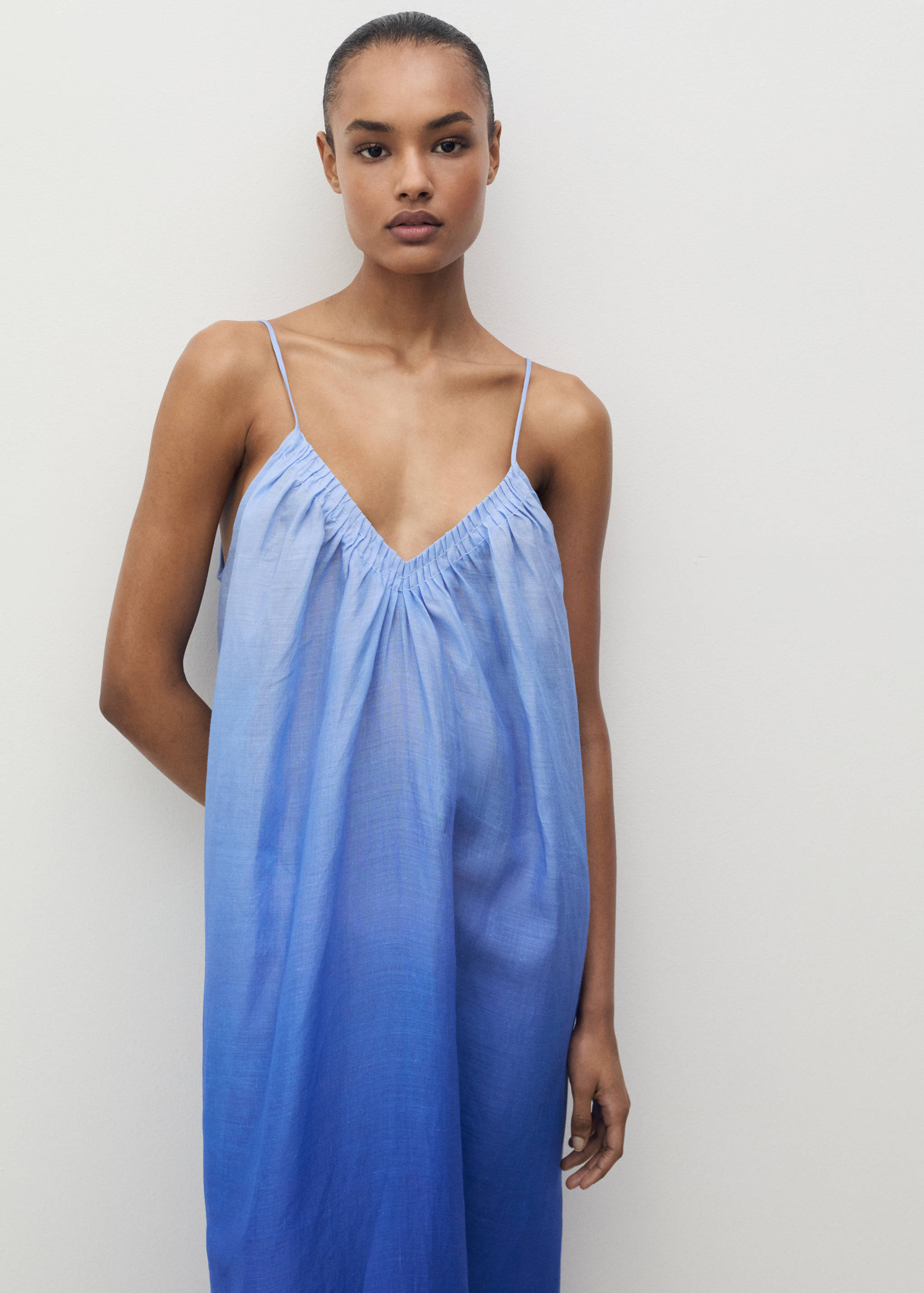 Chemise de nuit en ramie effet dégradé - Plan moyen