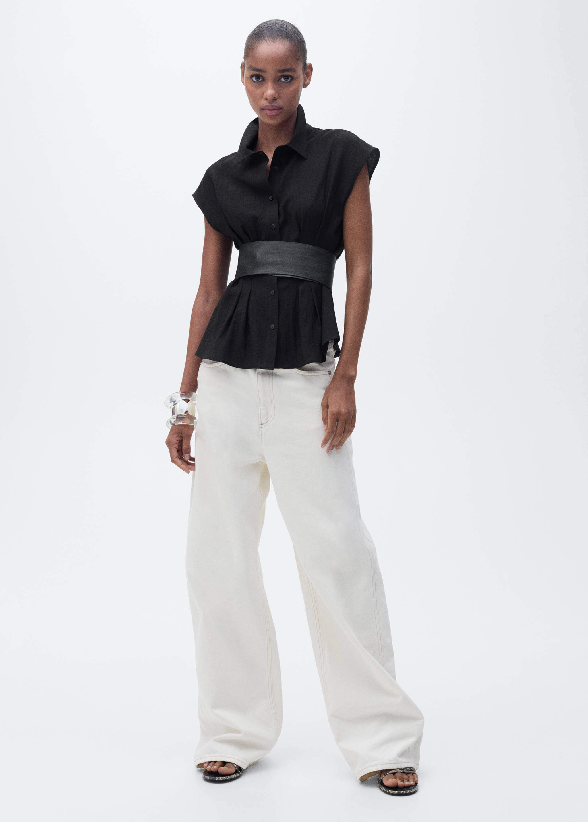 Short-sleeved pleated shirt - General plane