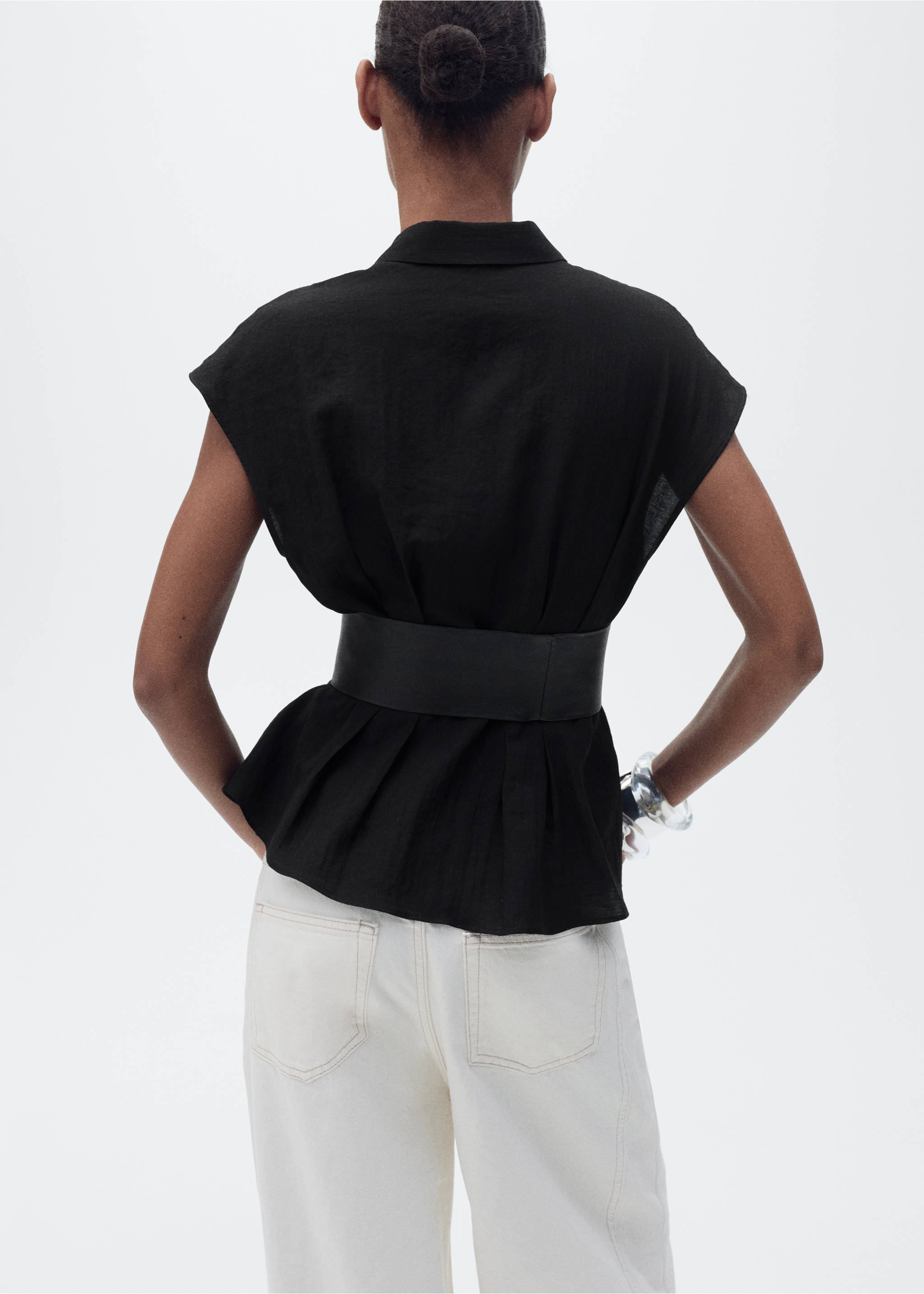 Short-sleeved pleated shirt - Reverse of the article, Black. Ref: 87027180-00.