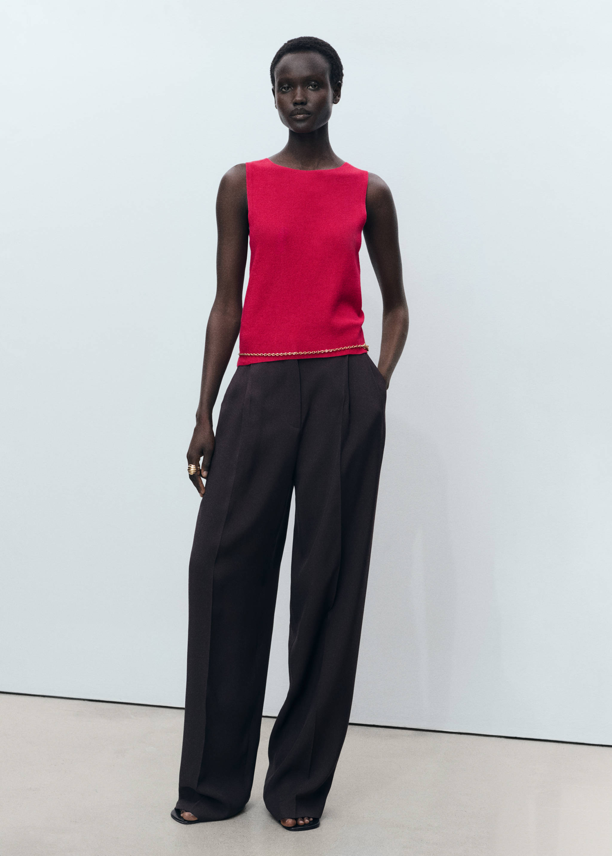 Fine ribbed knit top - General plane