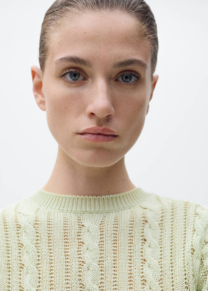 Short-sleeved cable-knit sweater — Pastel Green