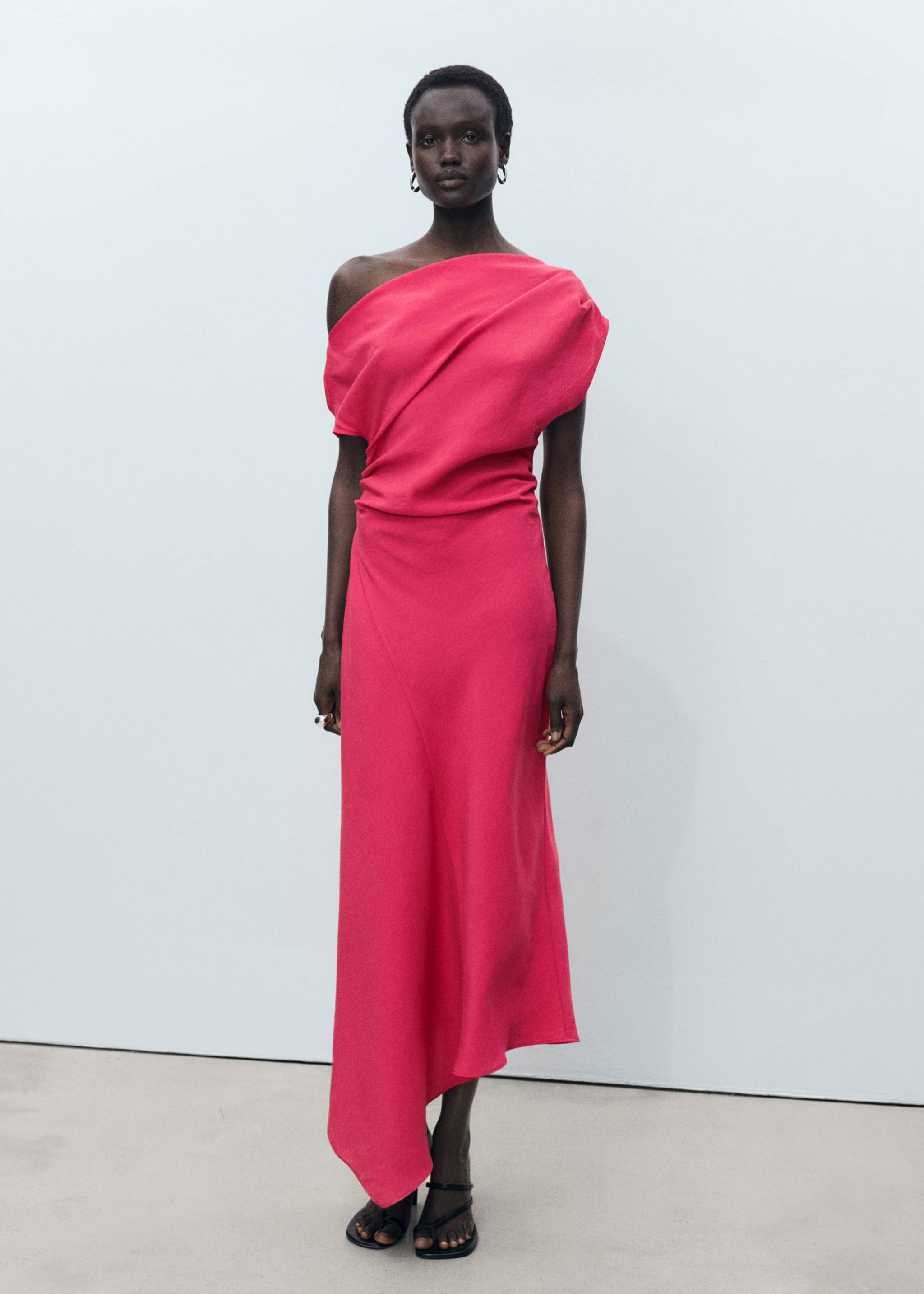 Asymmetrical modal dress - General plane