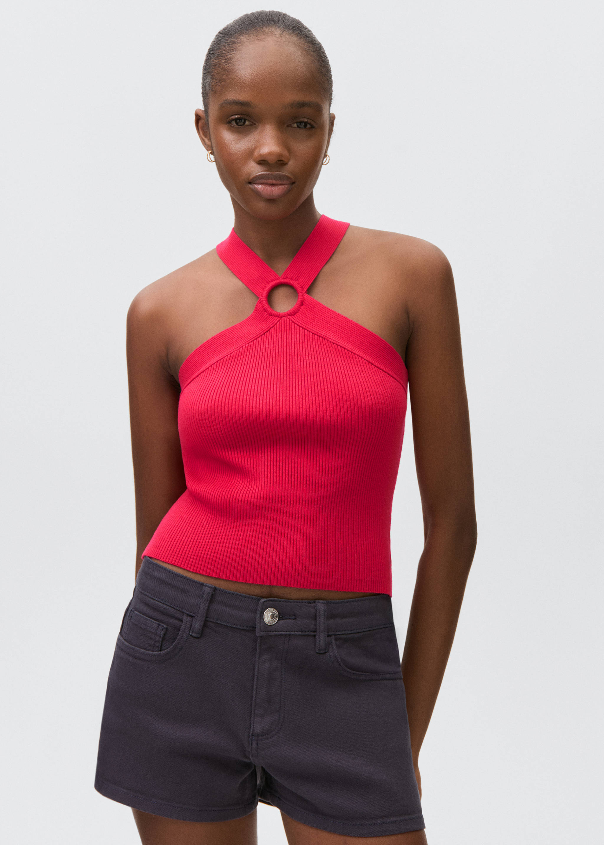 Top punto cuello halter - Plano medio