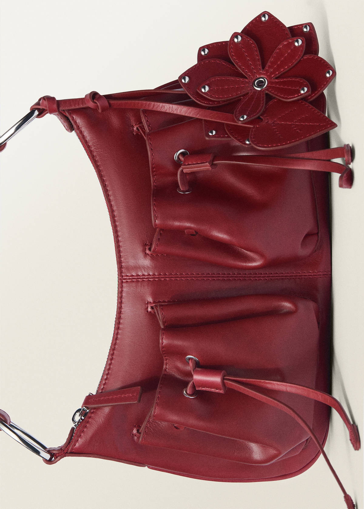 Leather shoulder bag with gathered pockets — Red