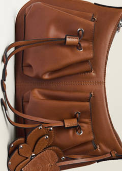 Leather shoulder bag with gathered pockets — Leather 6