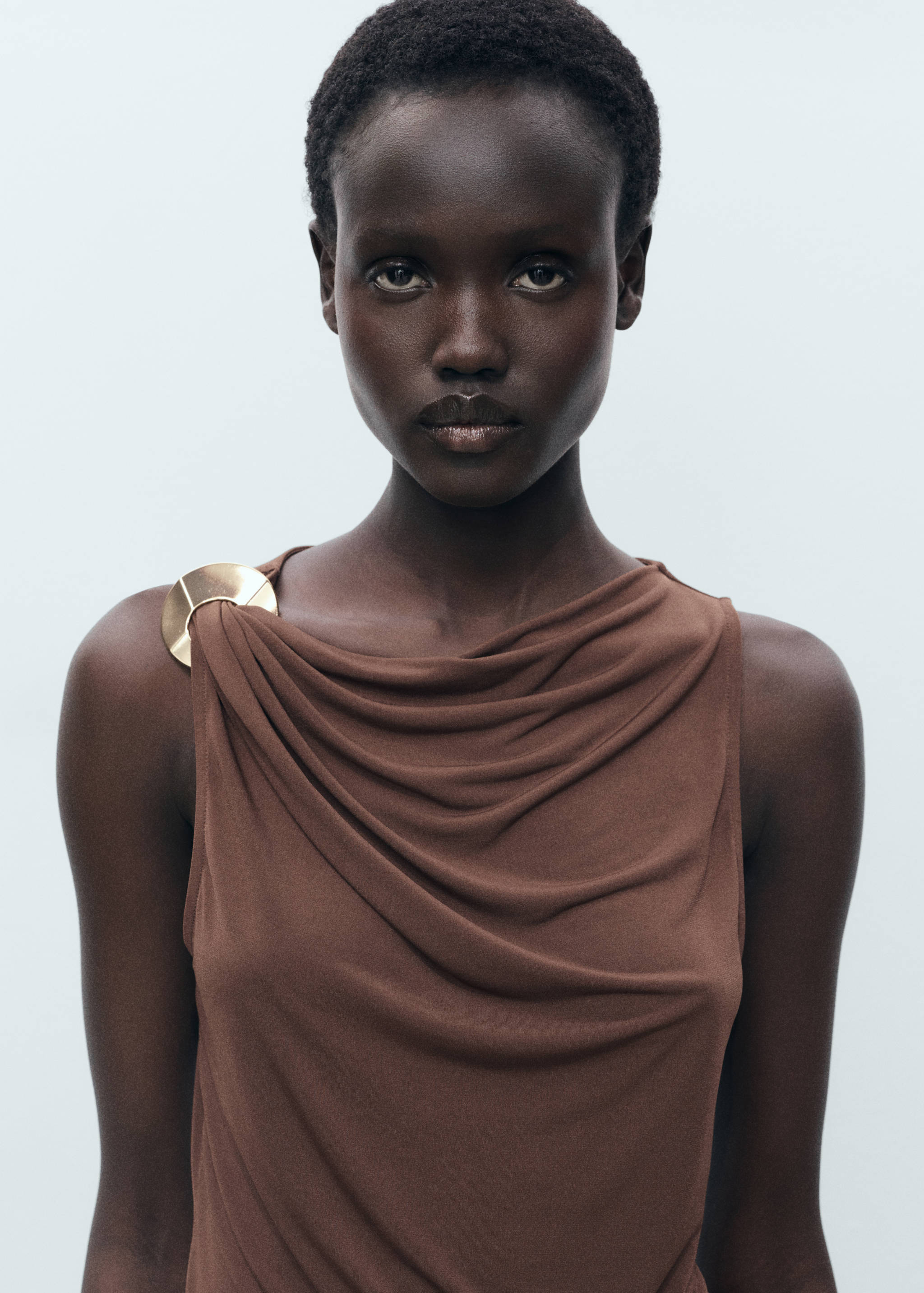 Fitted top with metallic detail - Details of the article 1