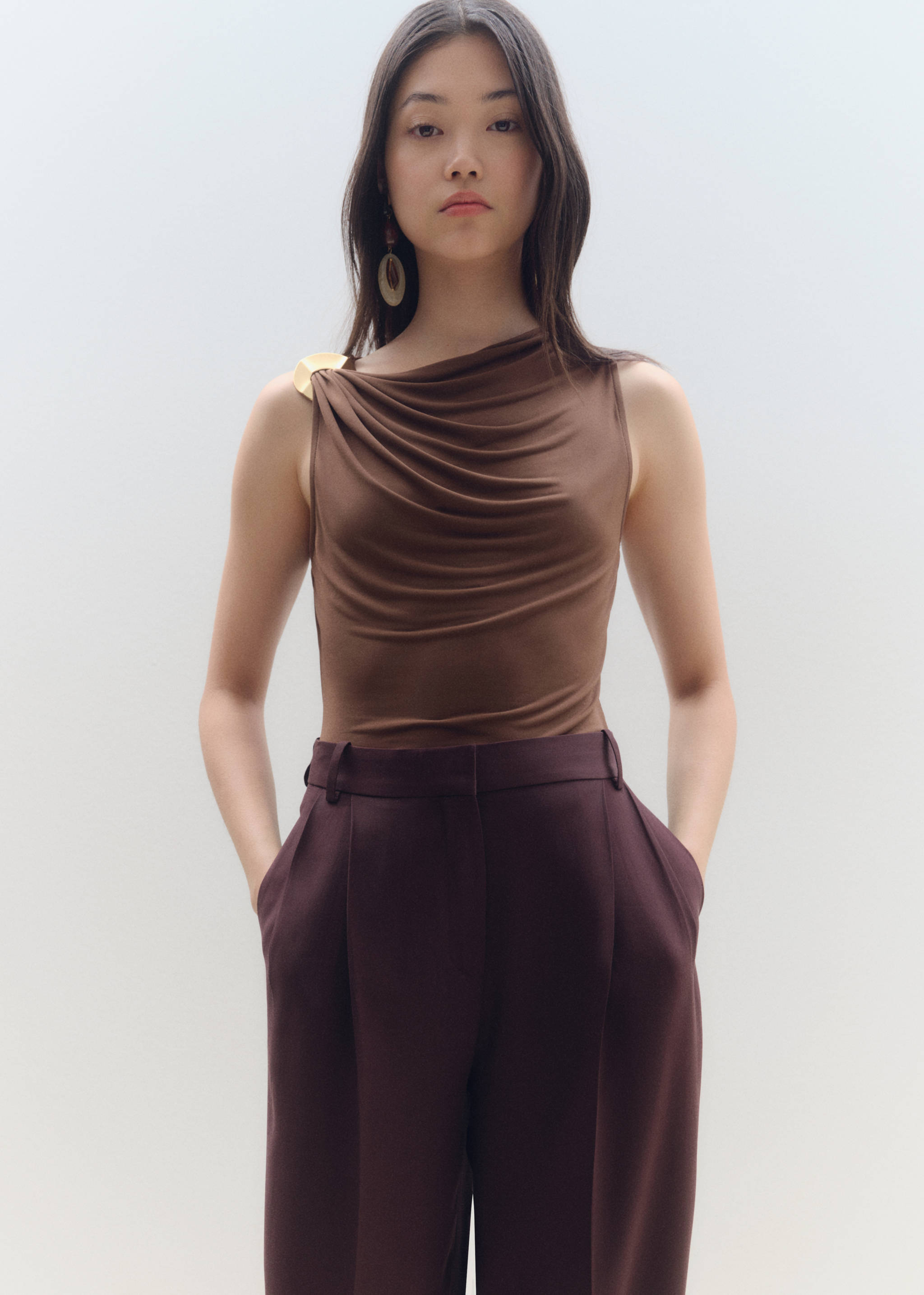 Fitted top with metallic detail - Details of the article 6