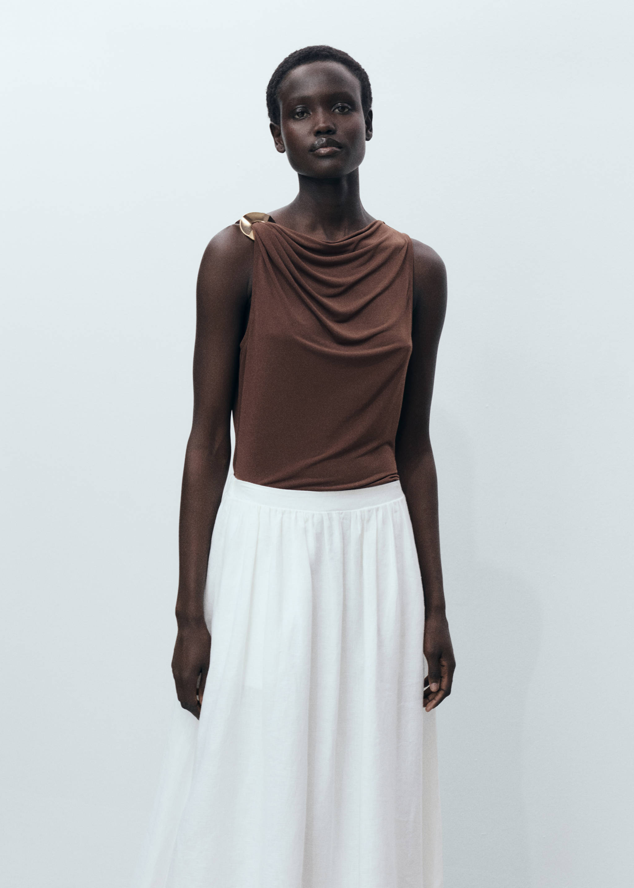 Fitted top with metallic detail - Details of the article 2