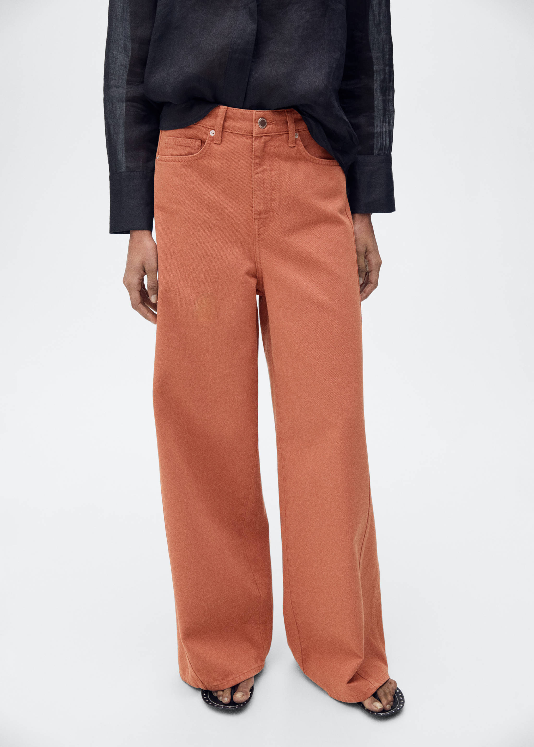 جينز واسع الساق بخصر مرتفع - رؤية وسط