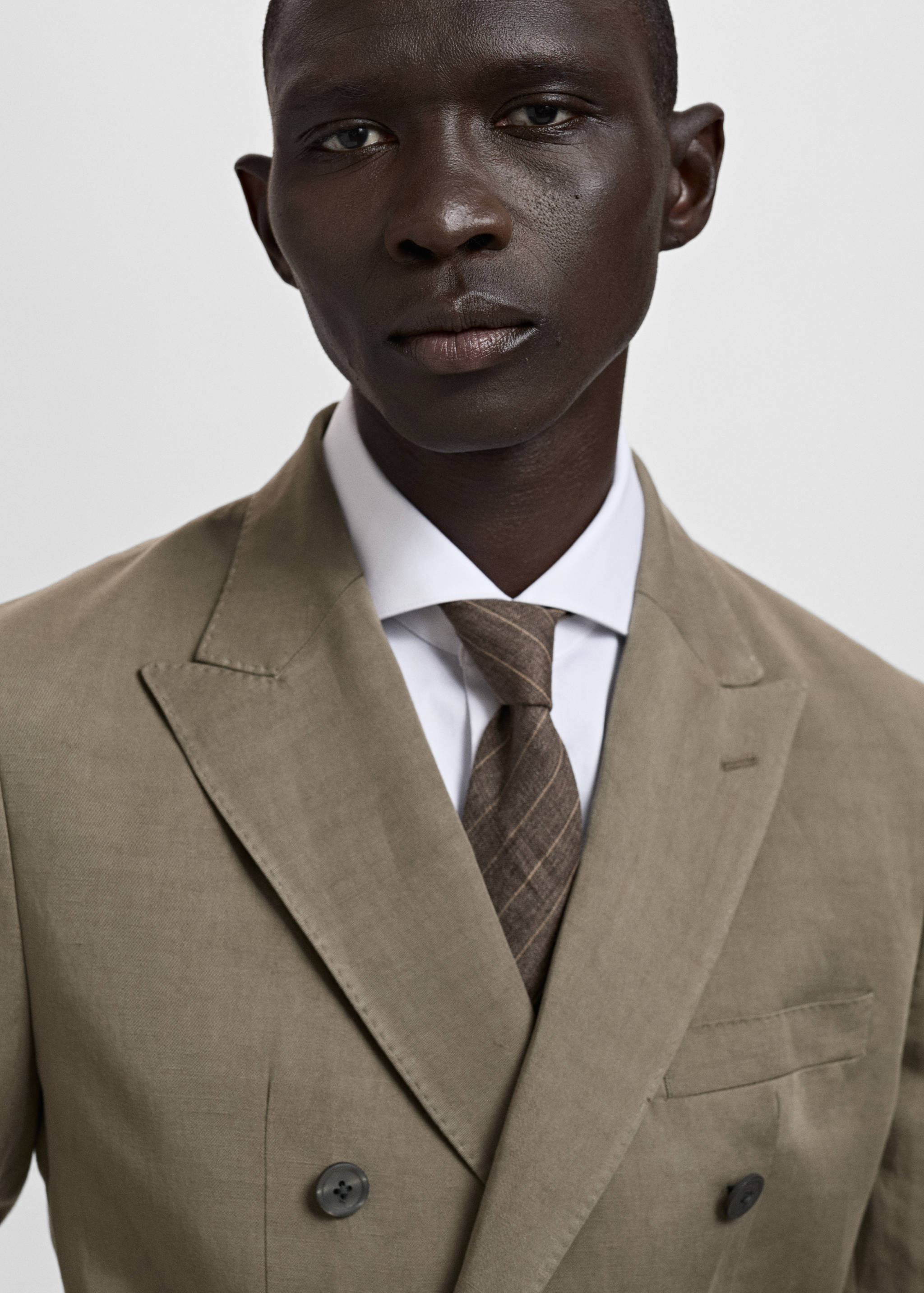 Slim-fit linen-blend double-breasted jacket - Details of the article 1