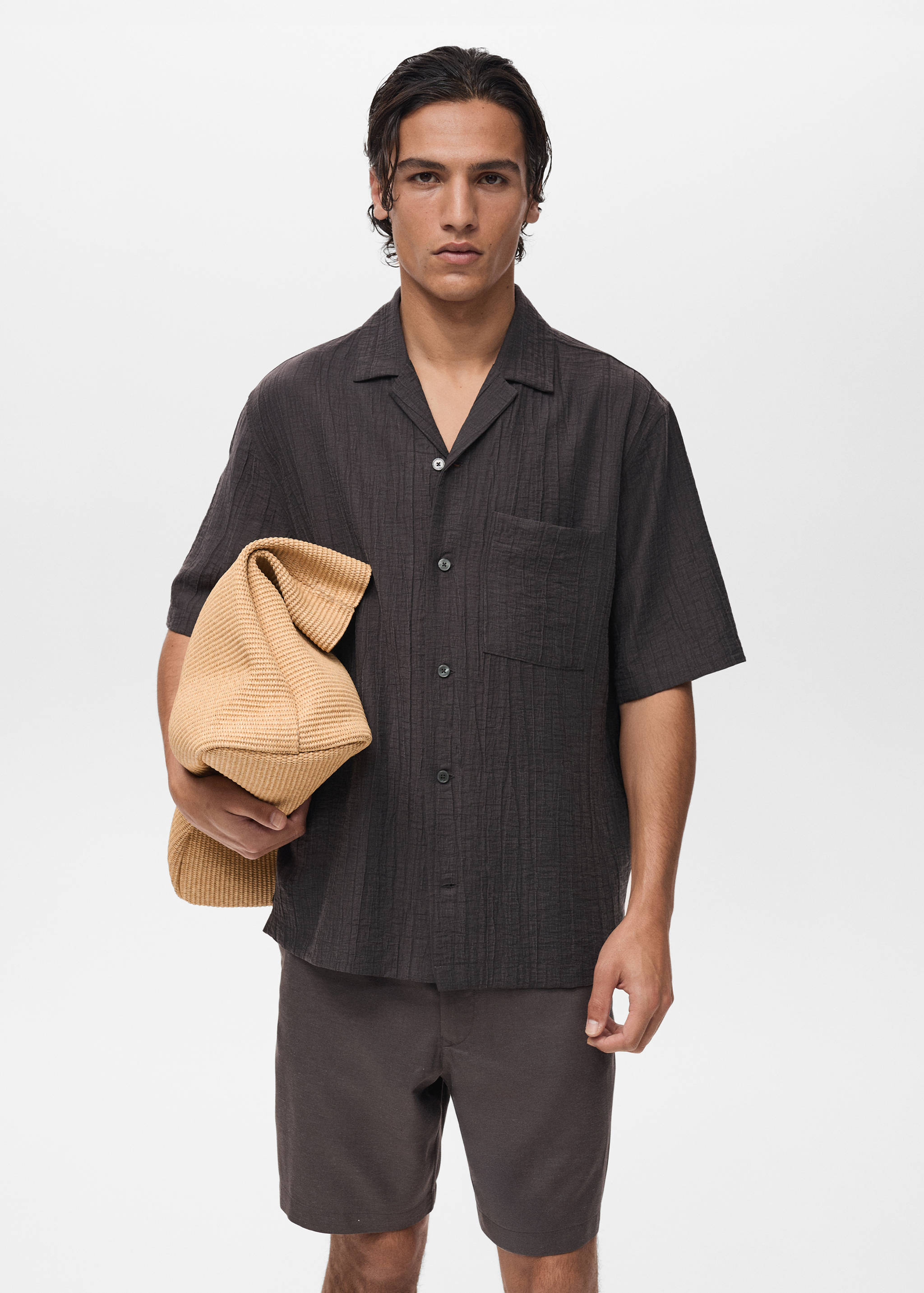 Chemise effet froissé - Plan moyen