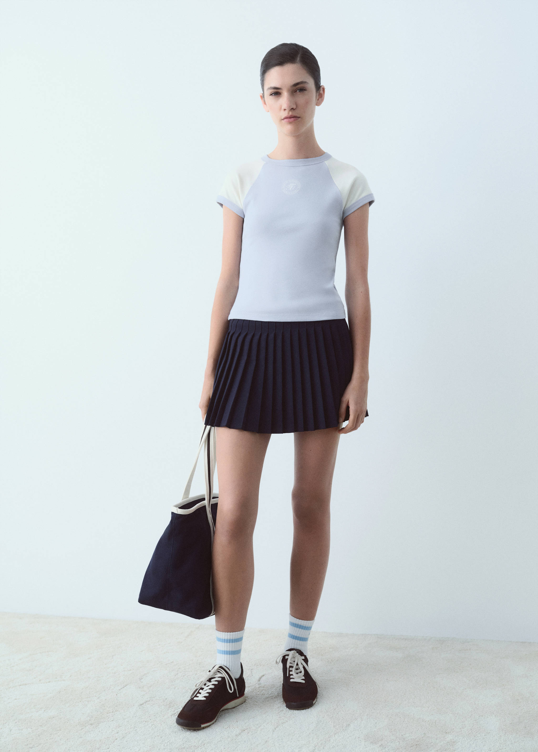 Cotton t-shirt with contrasting sleeves - General plane