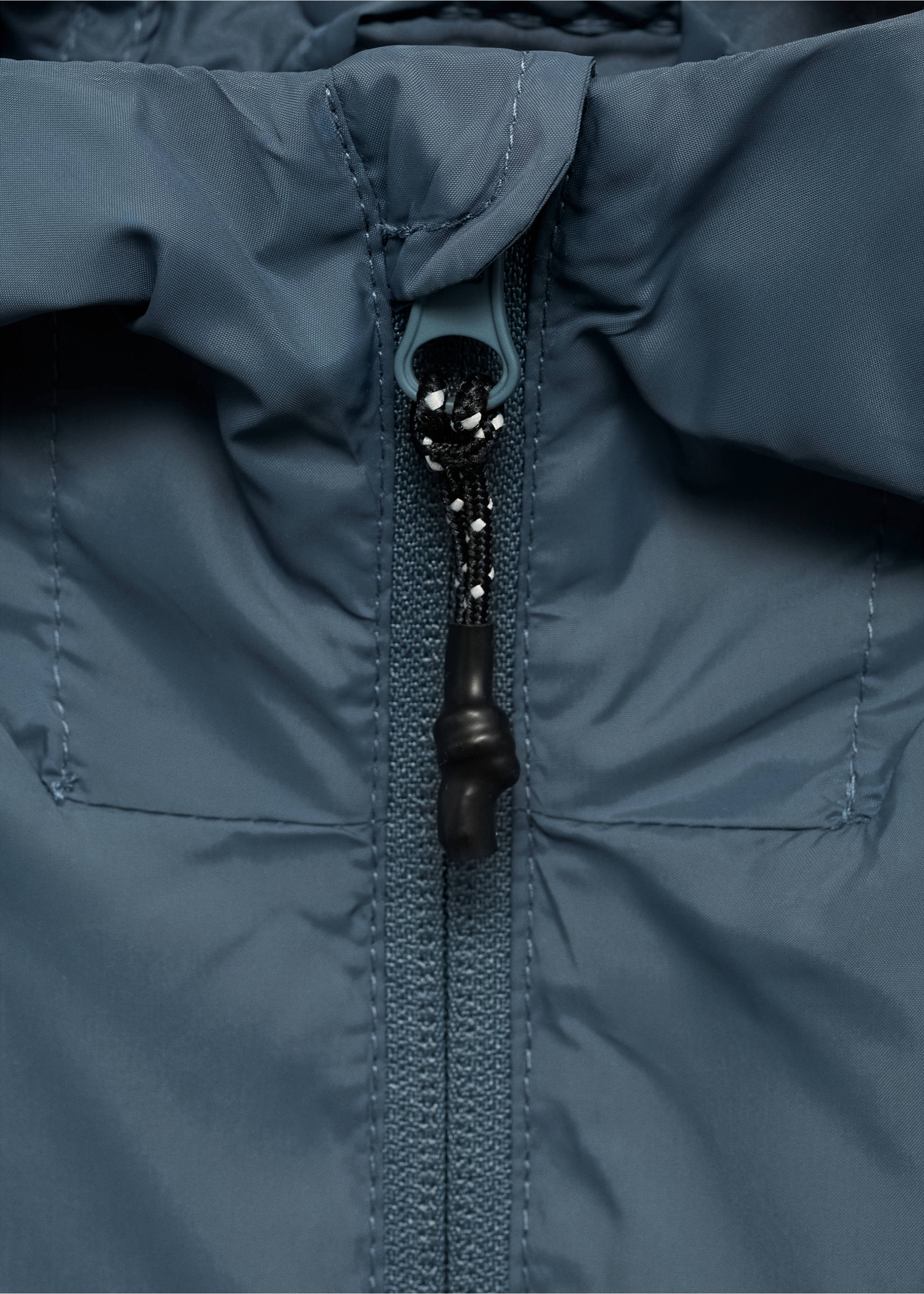 Hooded parka with pocket - Details of the article 8, Blue. Ref: 87028267-00.