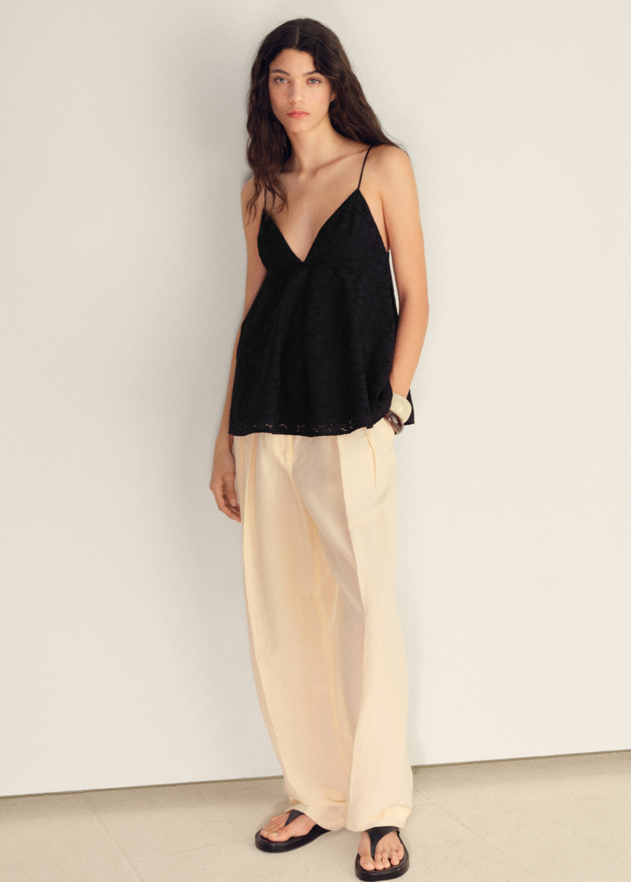 V领刺绣上衣 - null