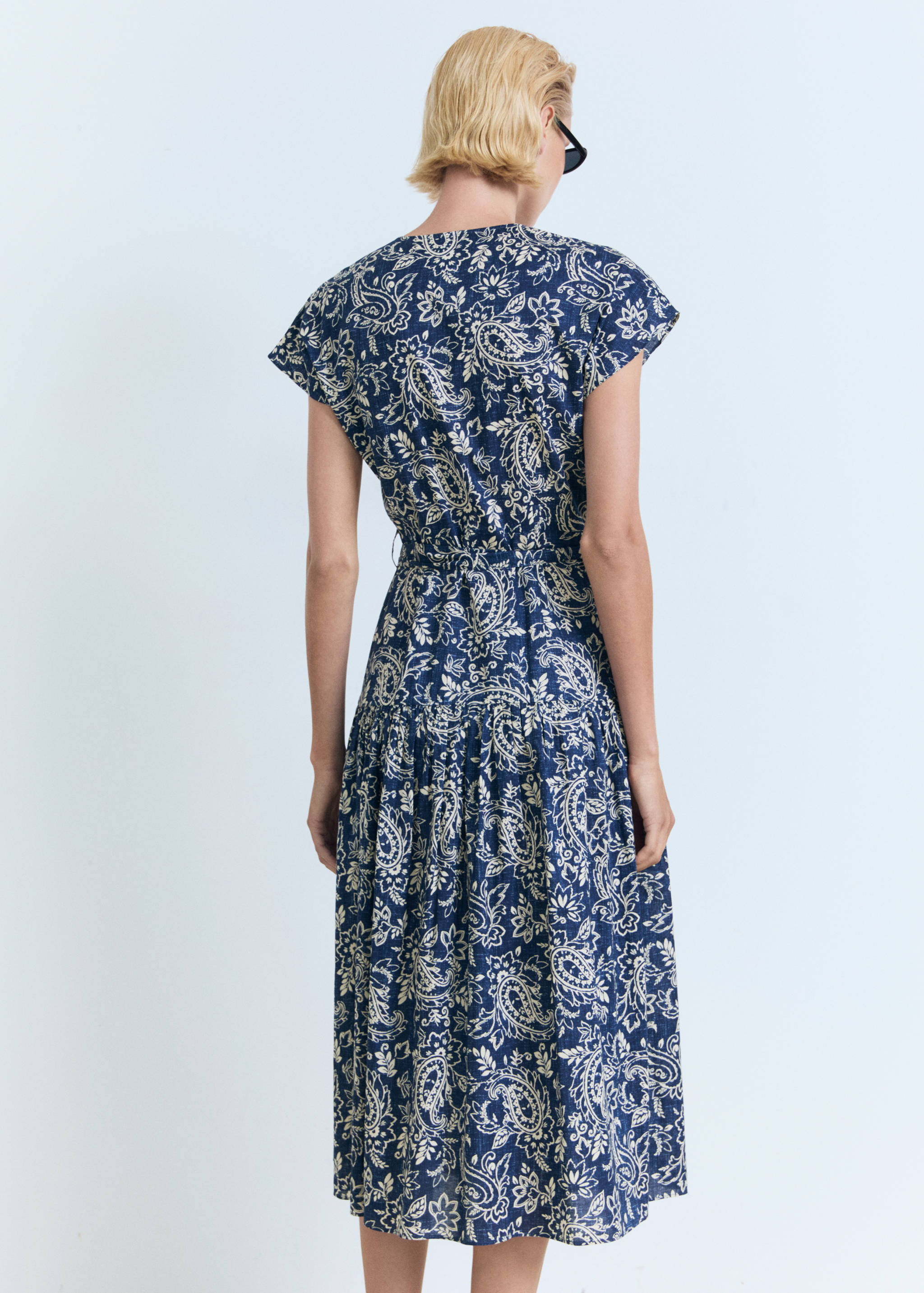 Paisley flared dress with belt - Reverse of the article