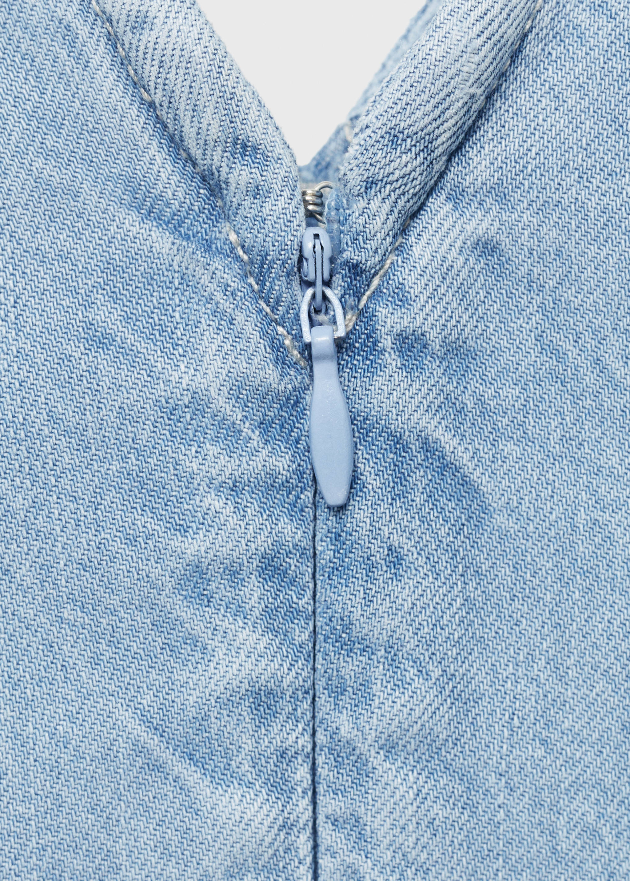 Lyocell V-neck midi-dress - Details of the article 8