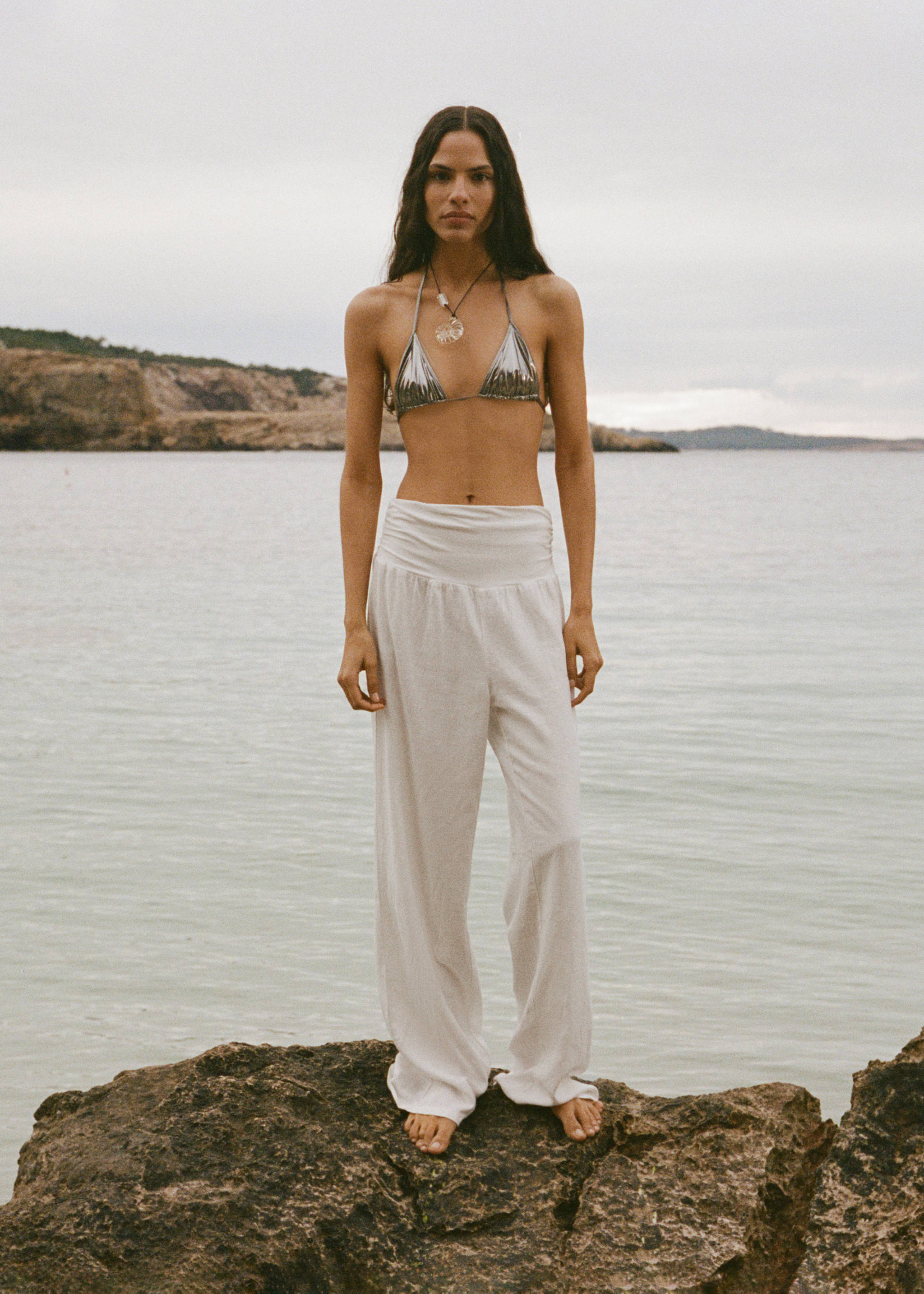 Linen trousers with draped waist - Details of the article 6