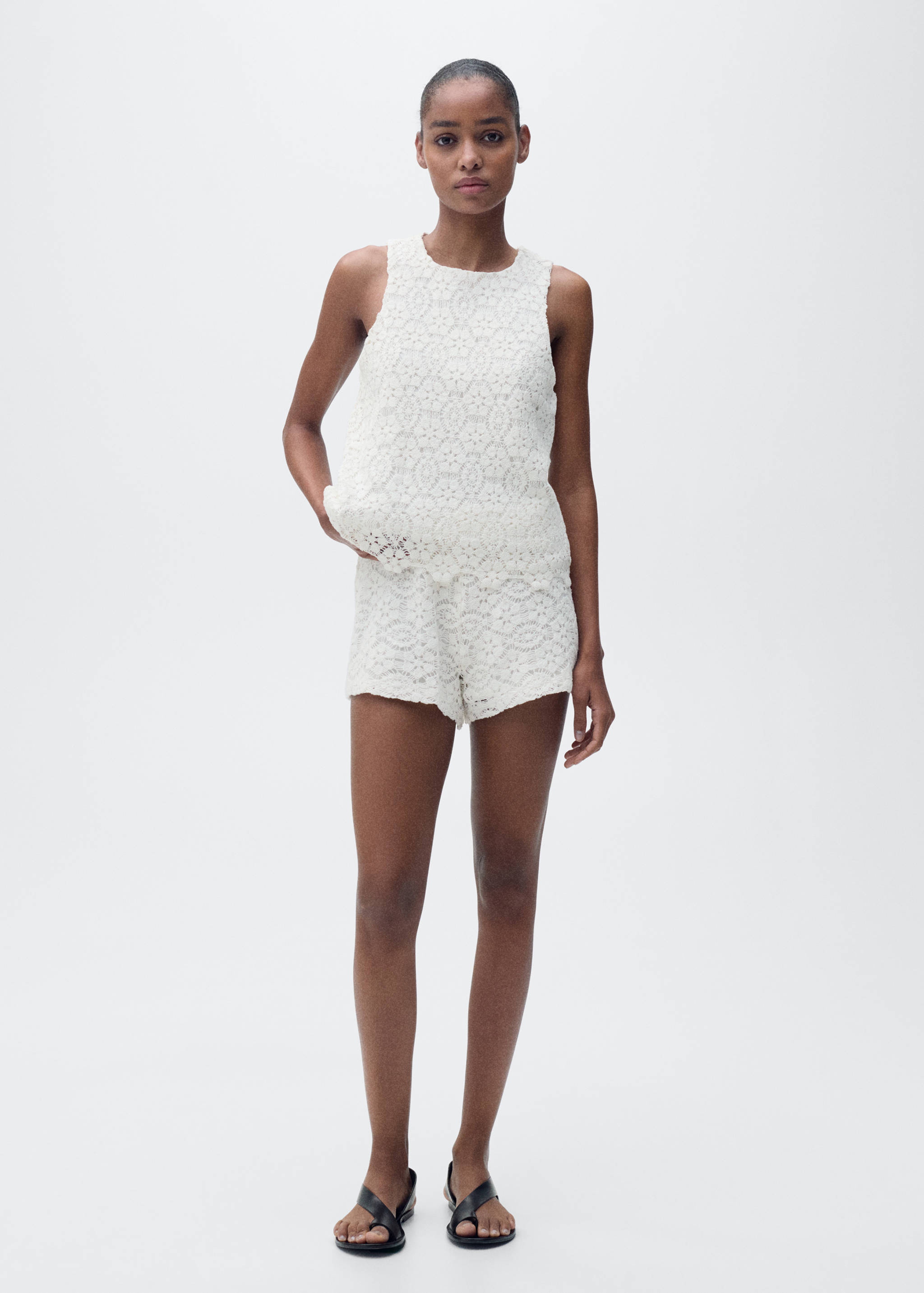 Straight-fit crochet top - General plane