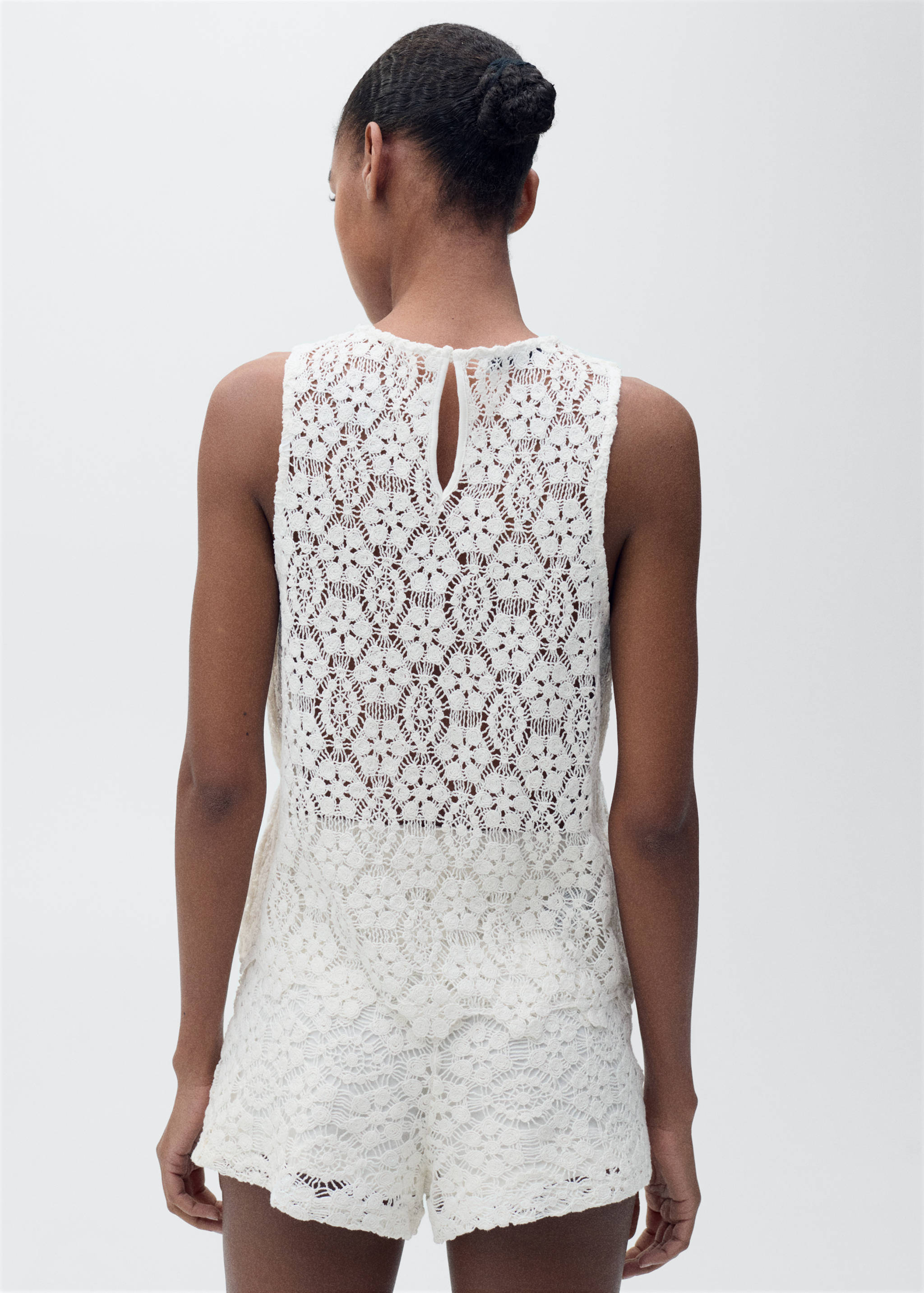 Straight-fit crochet top - Reverse of the article