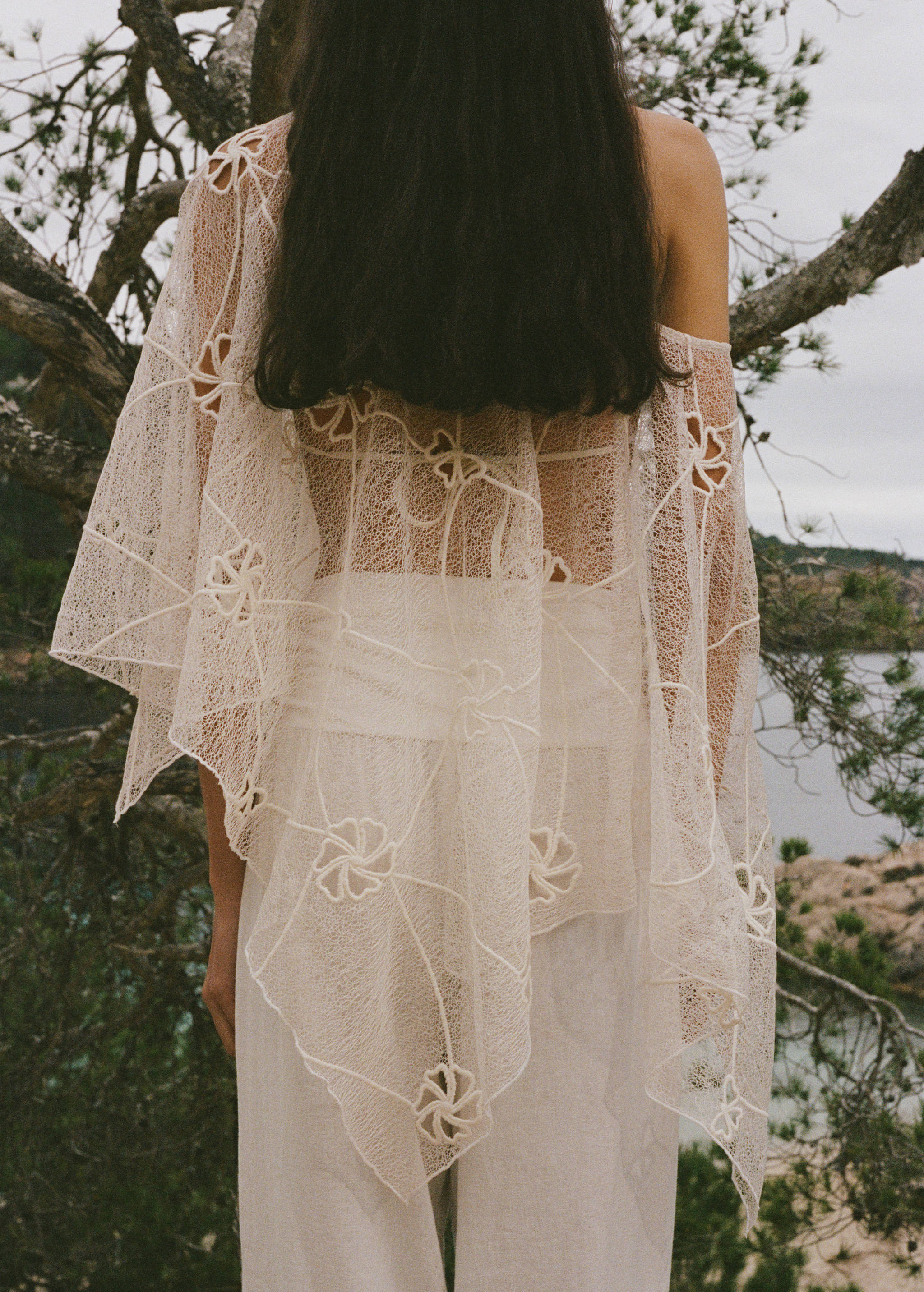 Embroidered flower top - Reverse of the article