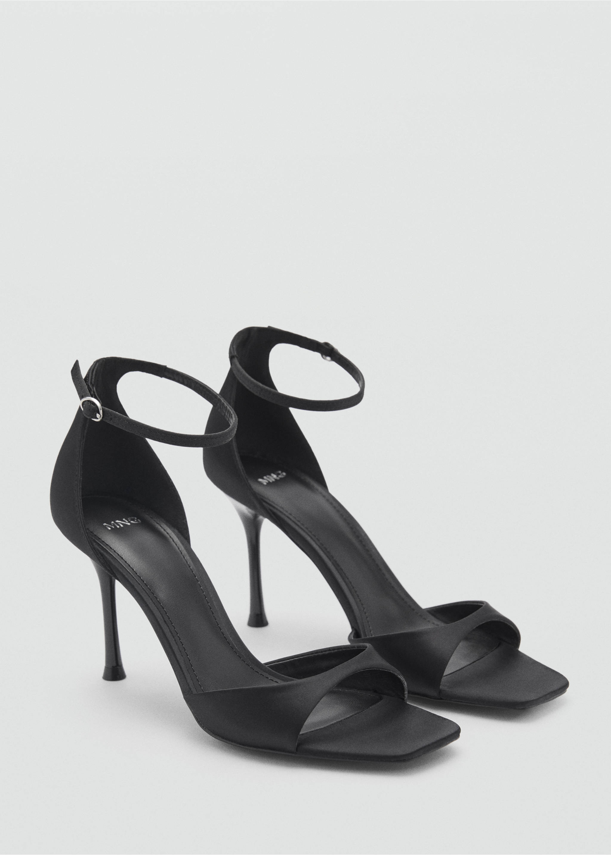 Strappy heeled sandals - Medium plane, Black. Ref: 87030250-00.