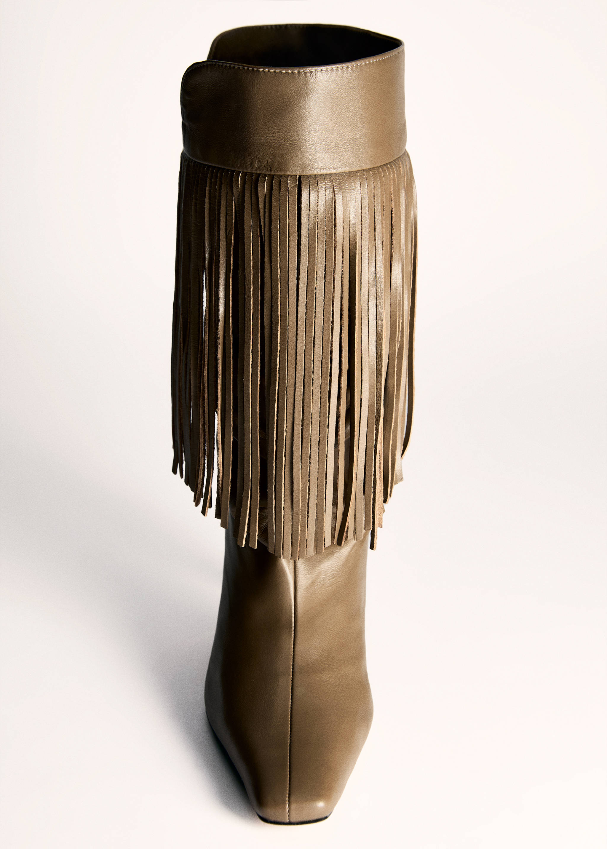 Leather ankle boot with fringe heel - Details of the article 5