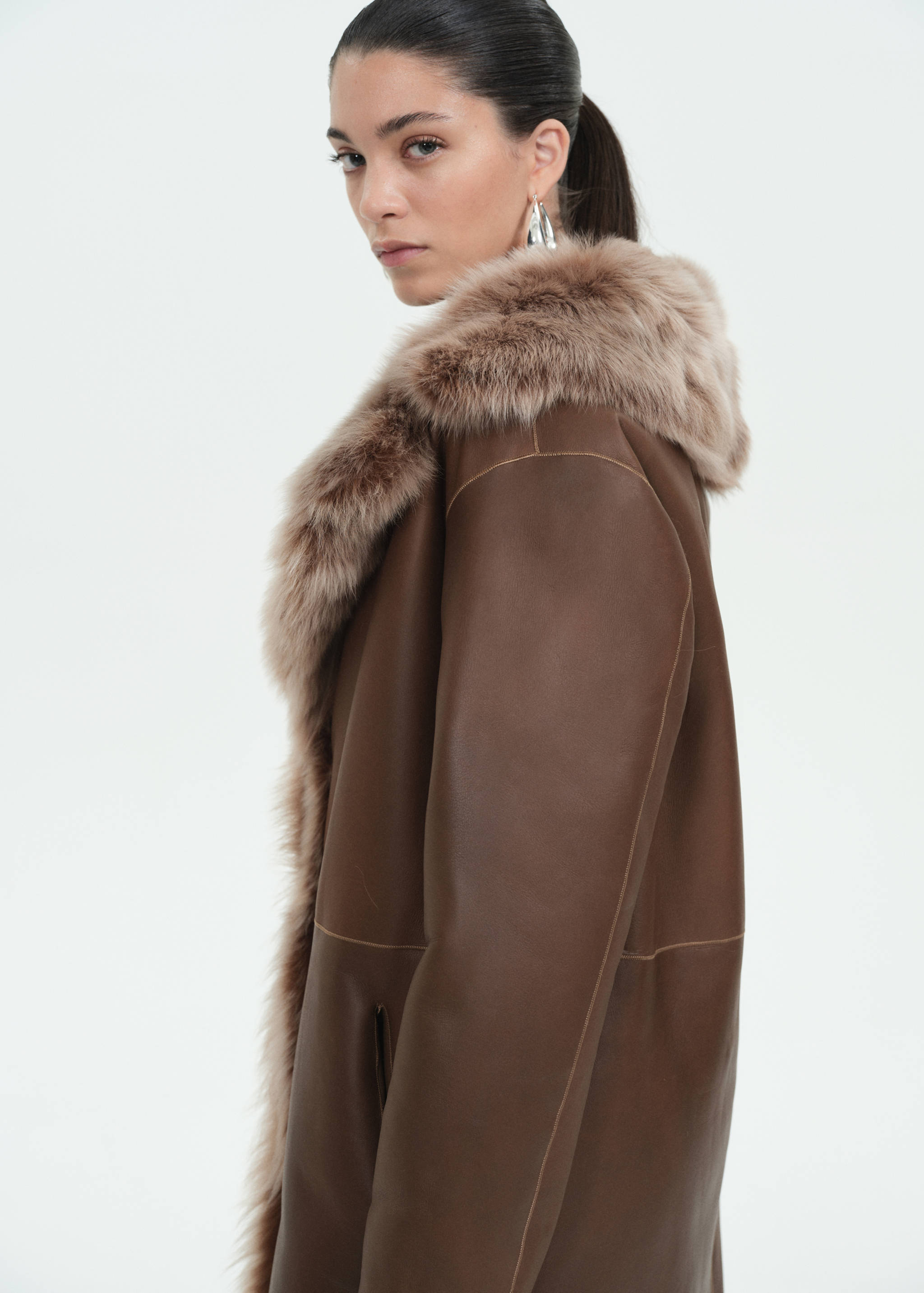 Reversible 100% fur coat - Details of the article 2