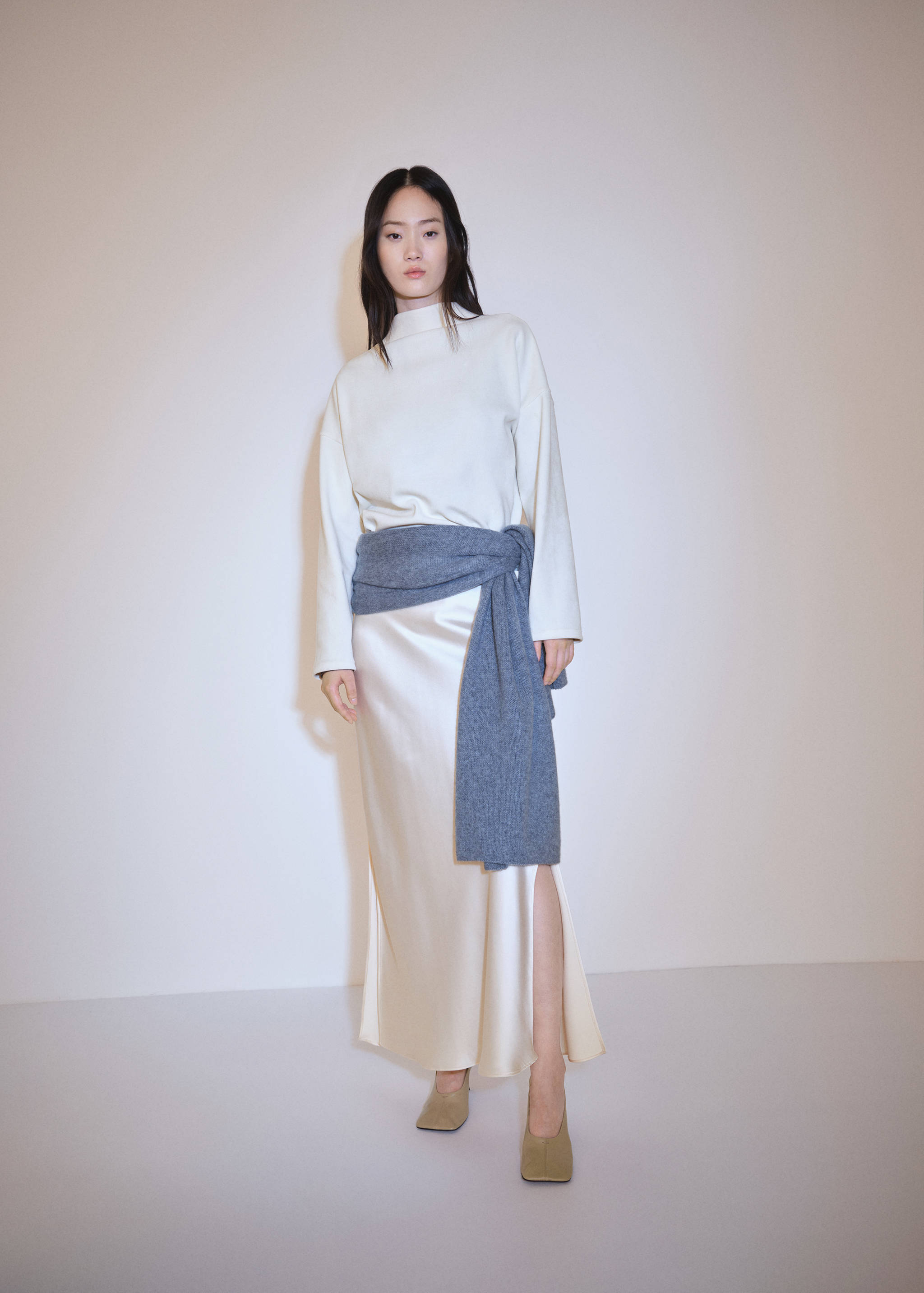 Corduroy sweatshirt with perkins neck - Details of the article 2