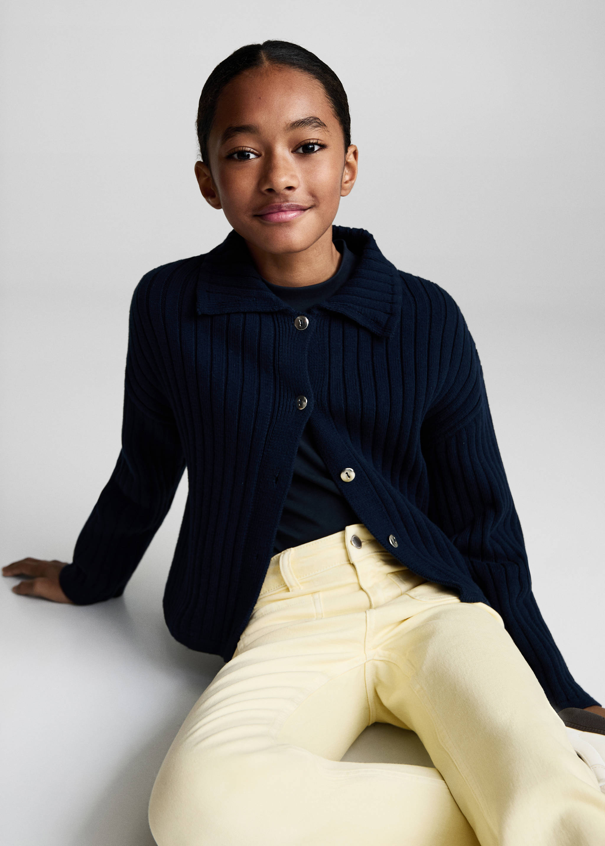 Flared jeans with pocket - Details of the article 2