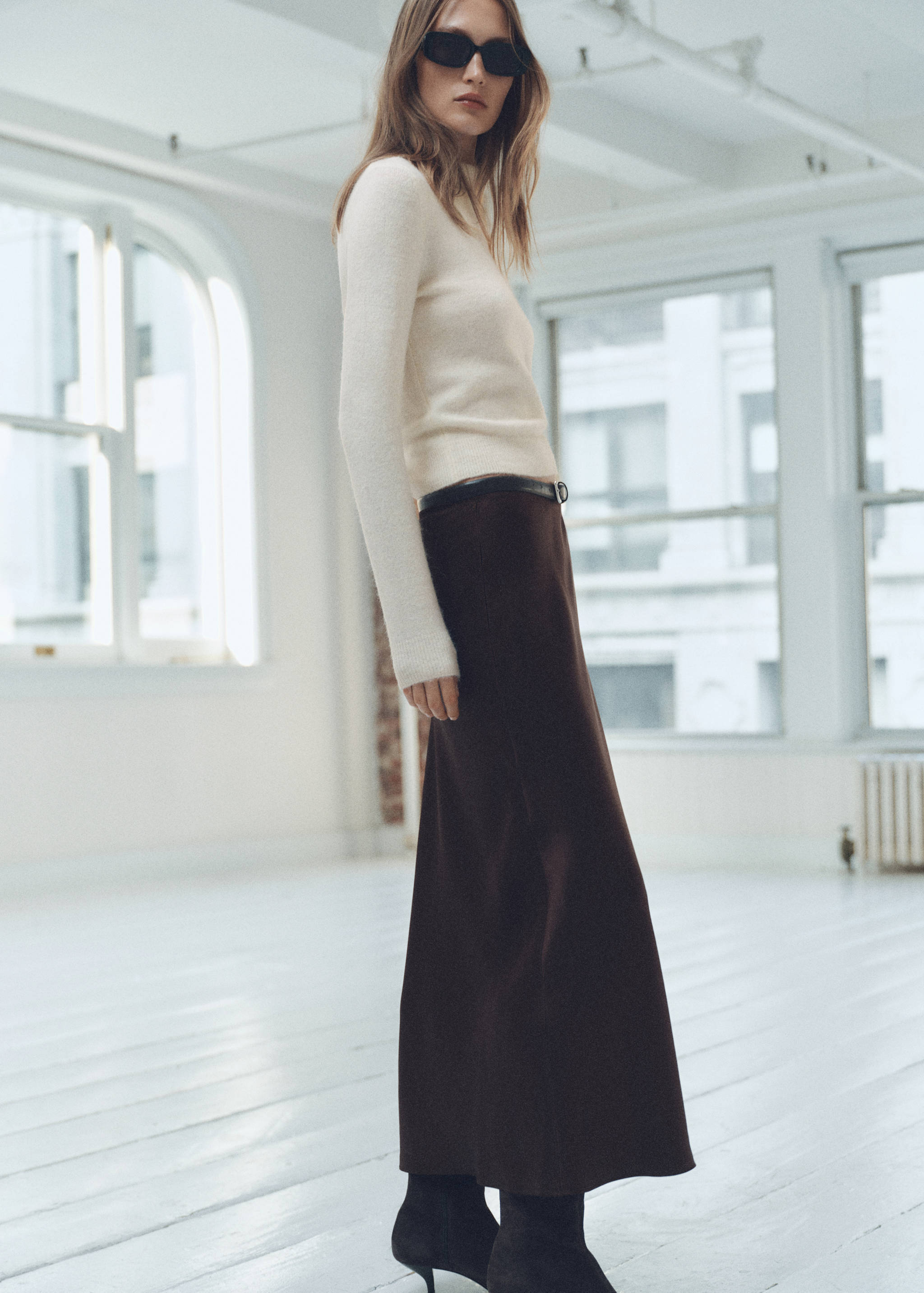 Sweater with wraparound lapel neck - Details of the article 2