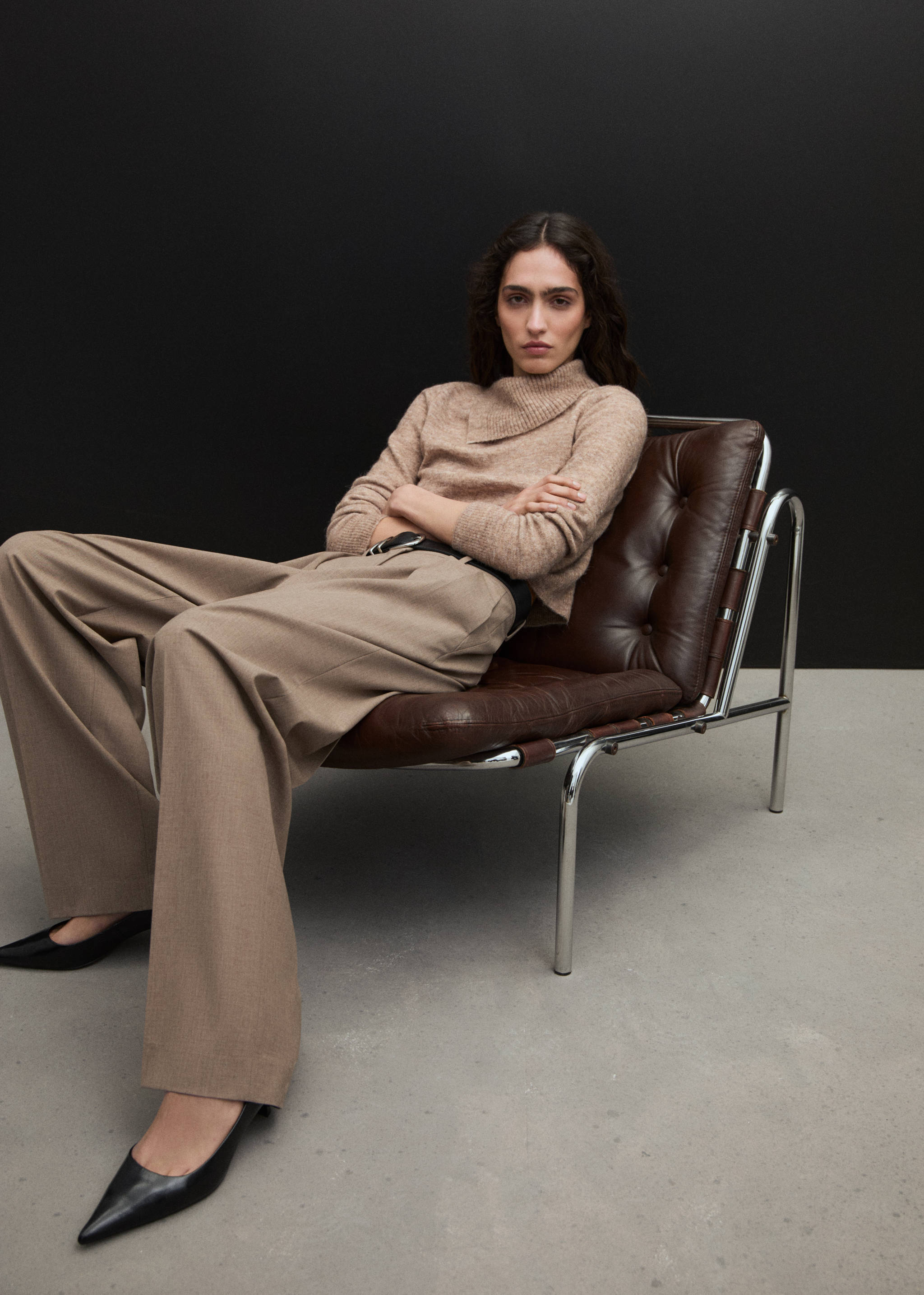 Sweater with wraparound lapel neck - Details of the article 6