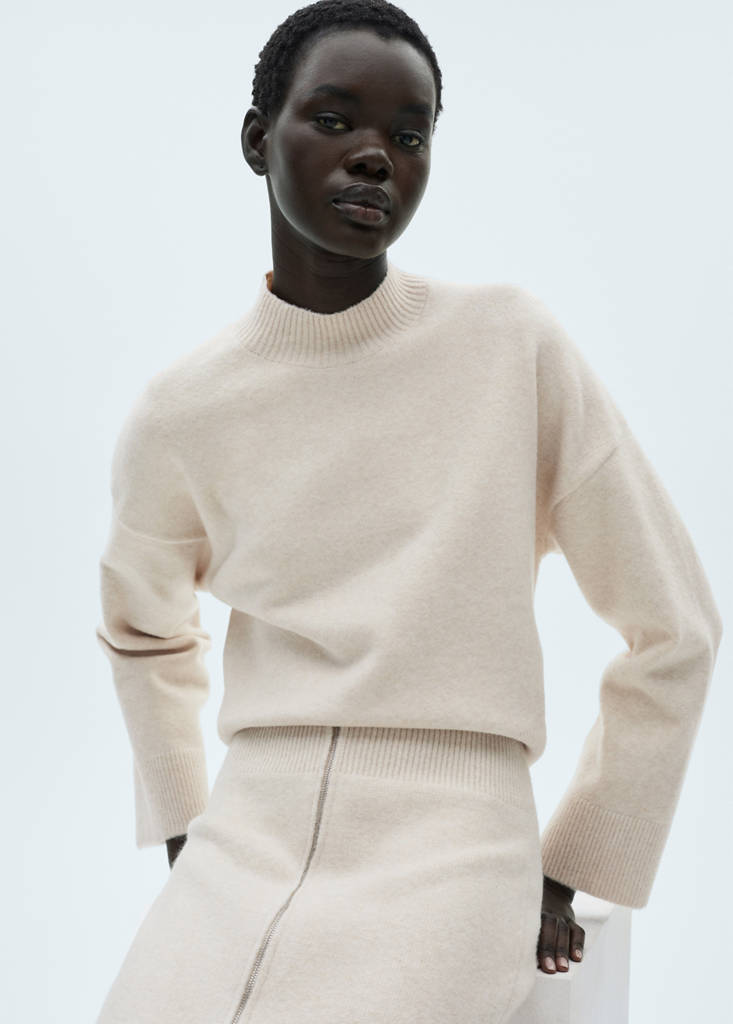 Perkins neck knitted sweater — Sand