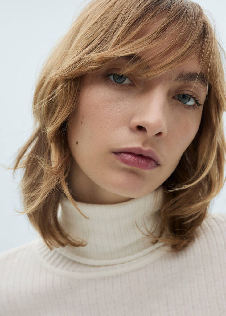 Wool blend turtleneck sweater — Ecru