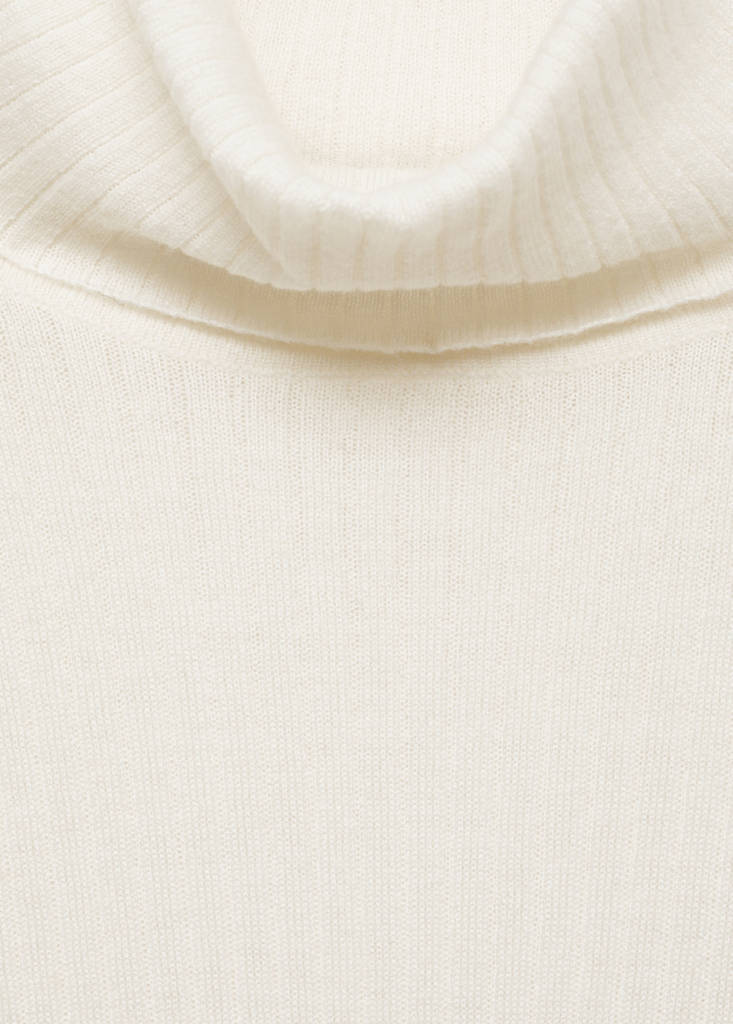 Wool blend turtleneck sweater — Ecru
