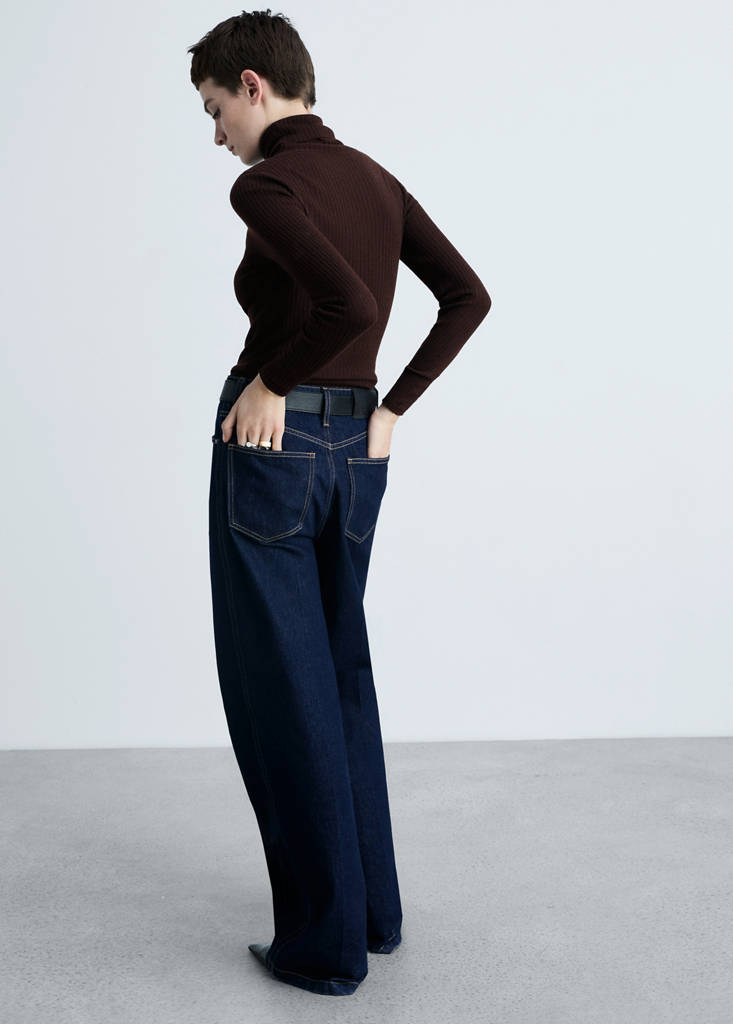 Wool blend turtleneck sweater — Chocolate