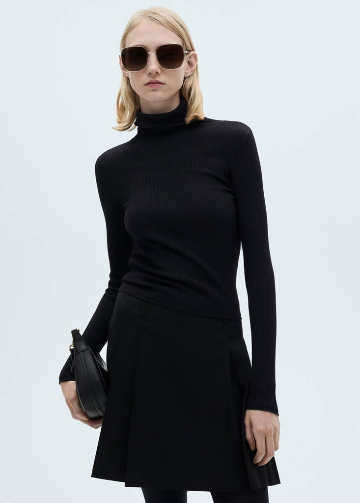 Wool blend turtleneck sweater — Black
