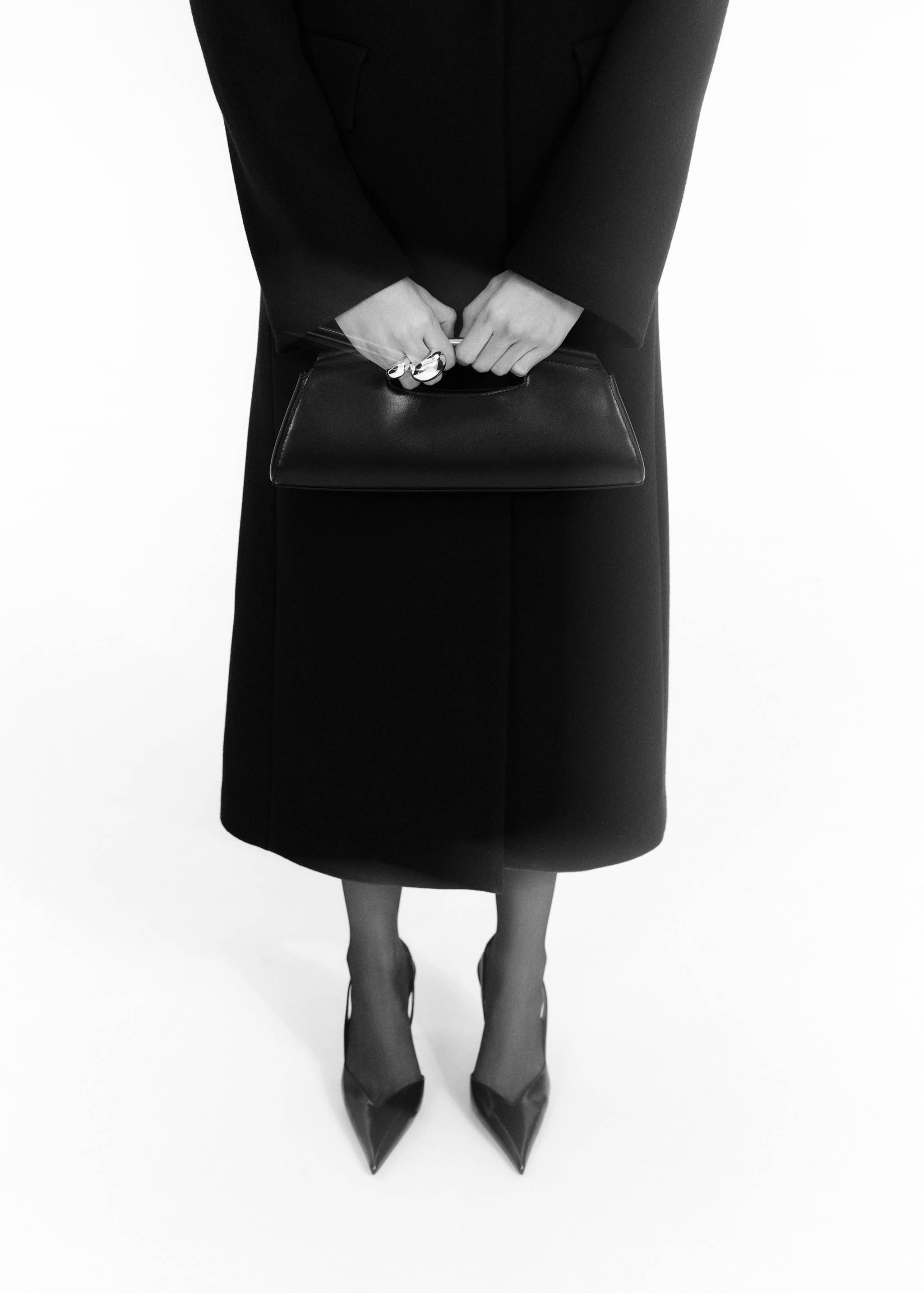 Leather bag with metal handle - General plane