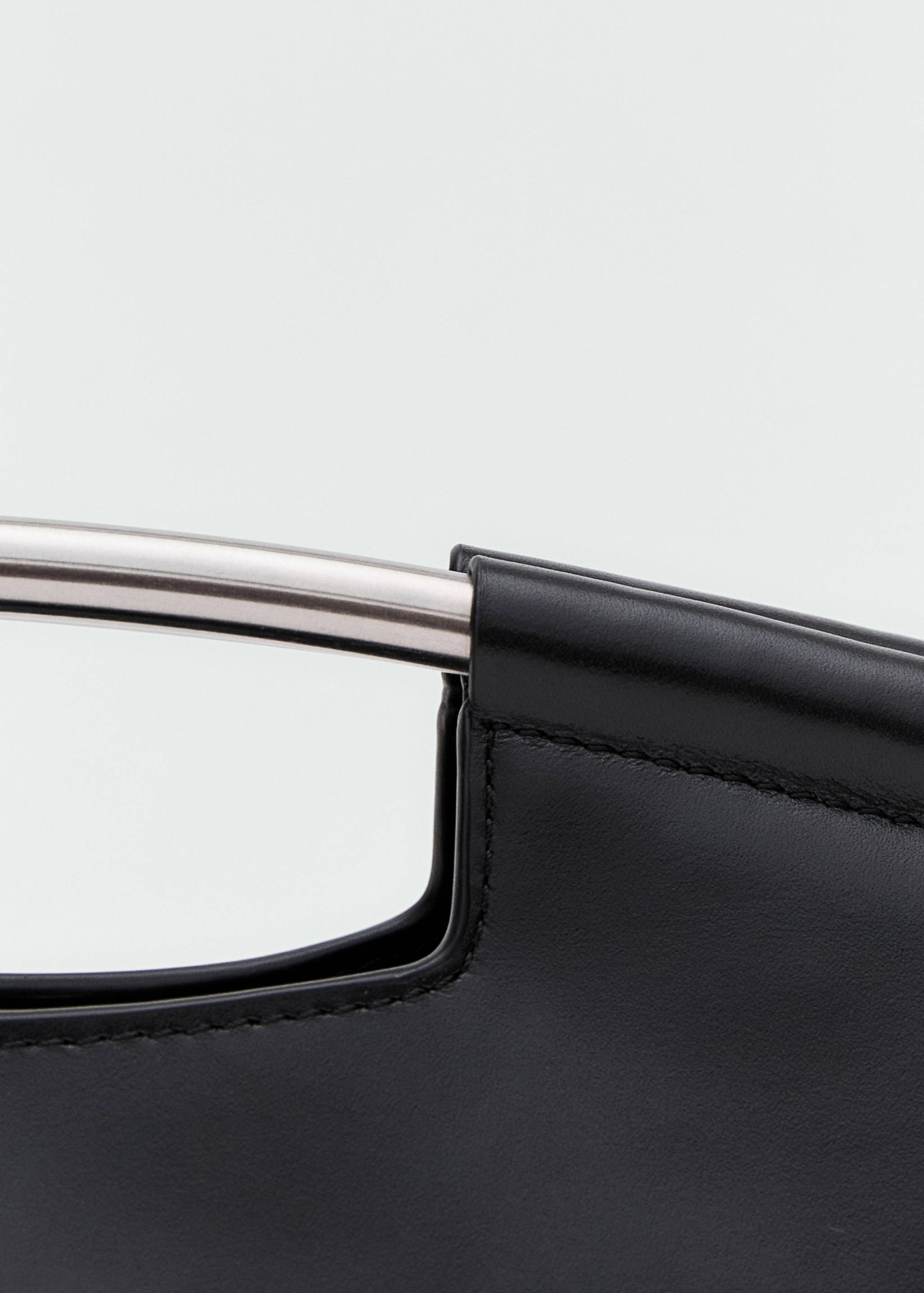 Leather bag with metal handle - Details of the article 1