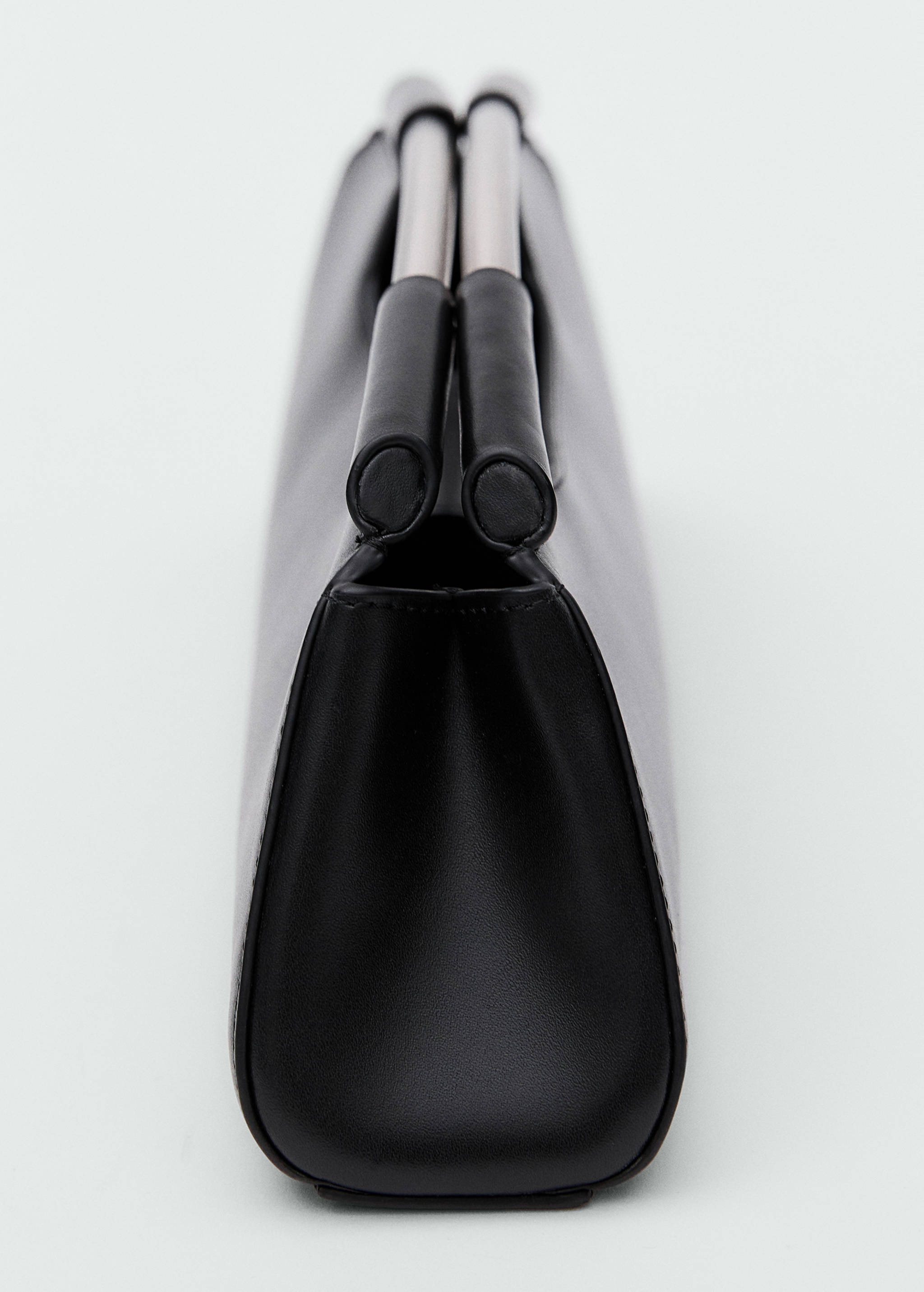 Leather bag with metal handle - Details of the article 2