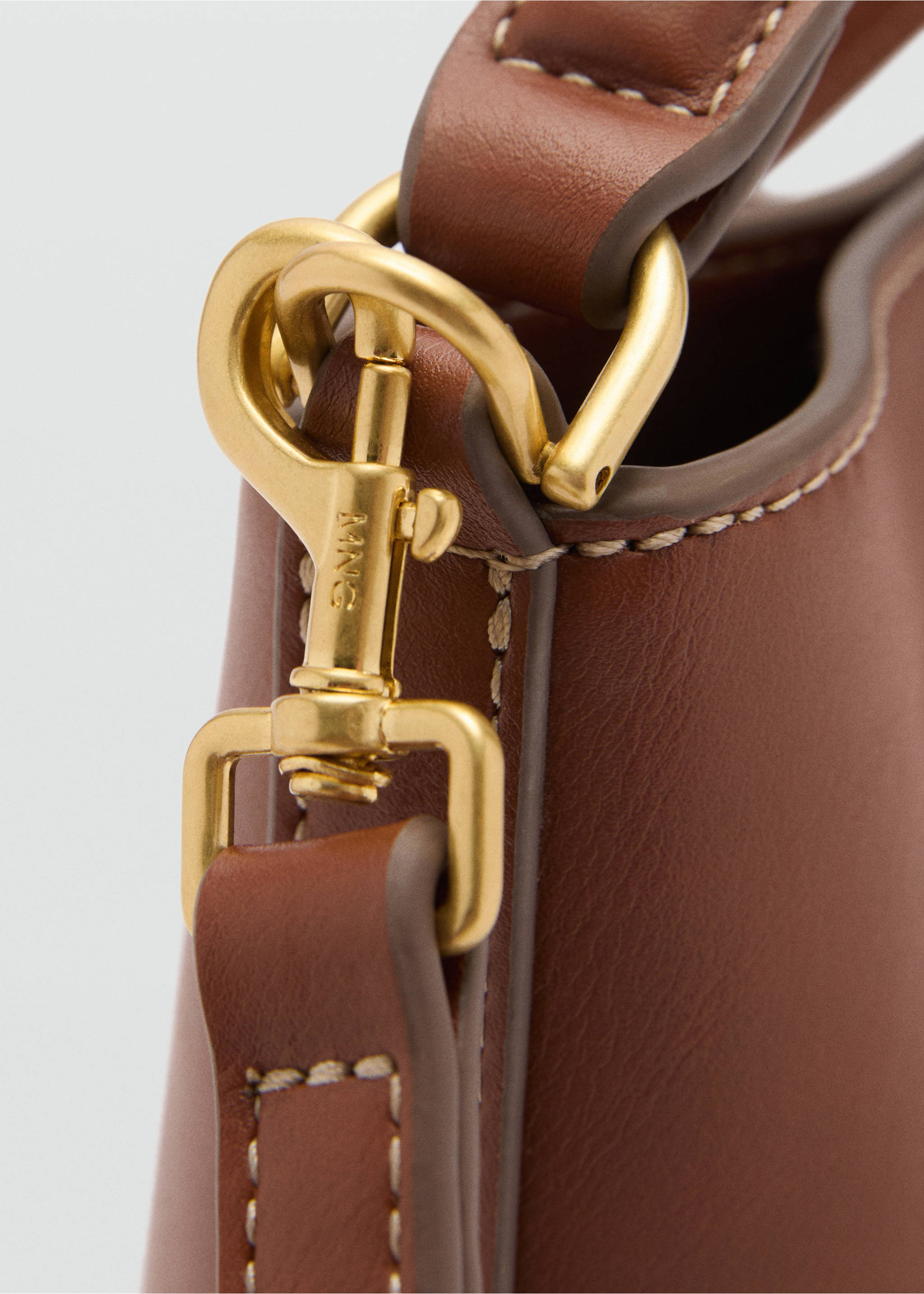 Mini shopper bag with metallic detail - Details of the article 3, Leather. Ref: 87030451-00.