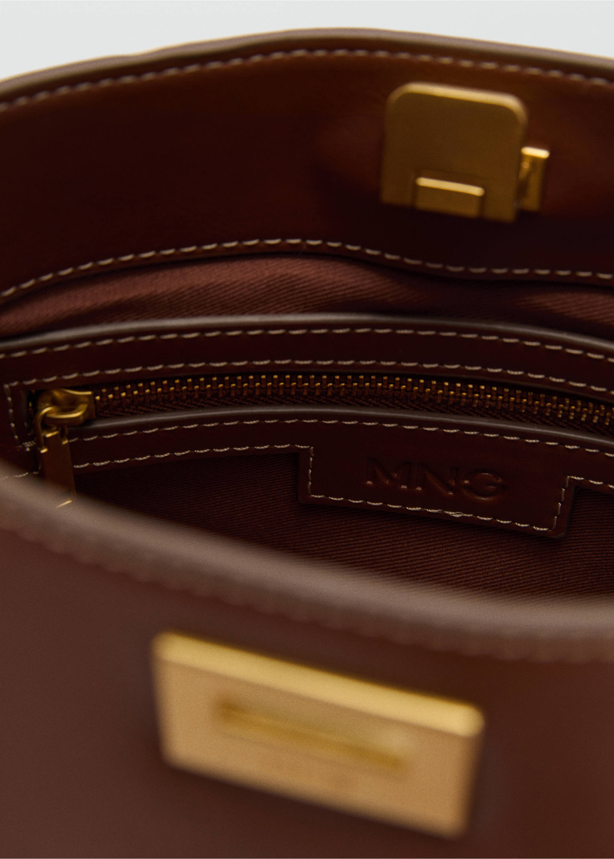 Mini shopper bag with metallic detail - Details of the article 4, Leather. Ref: 87030451-00.