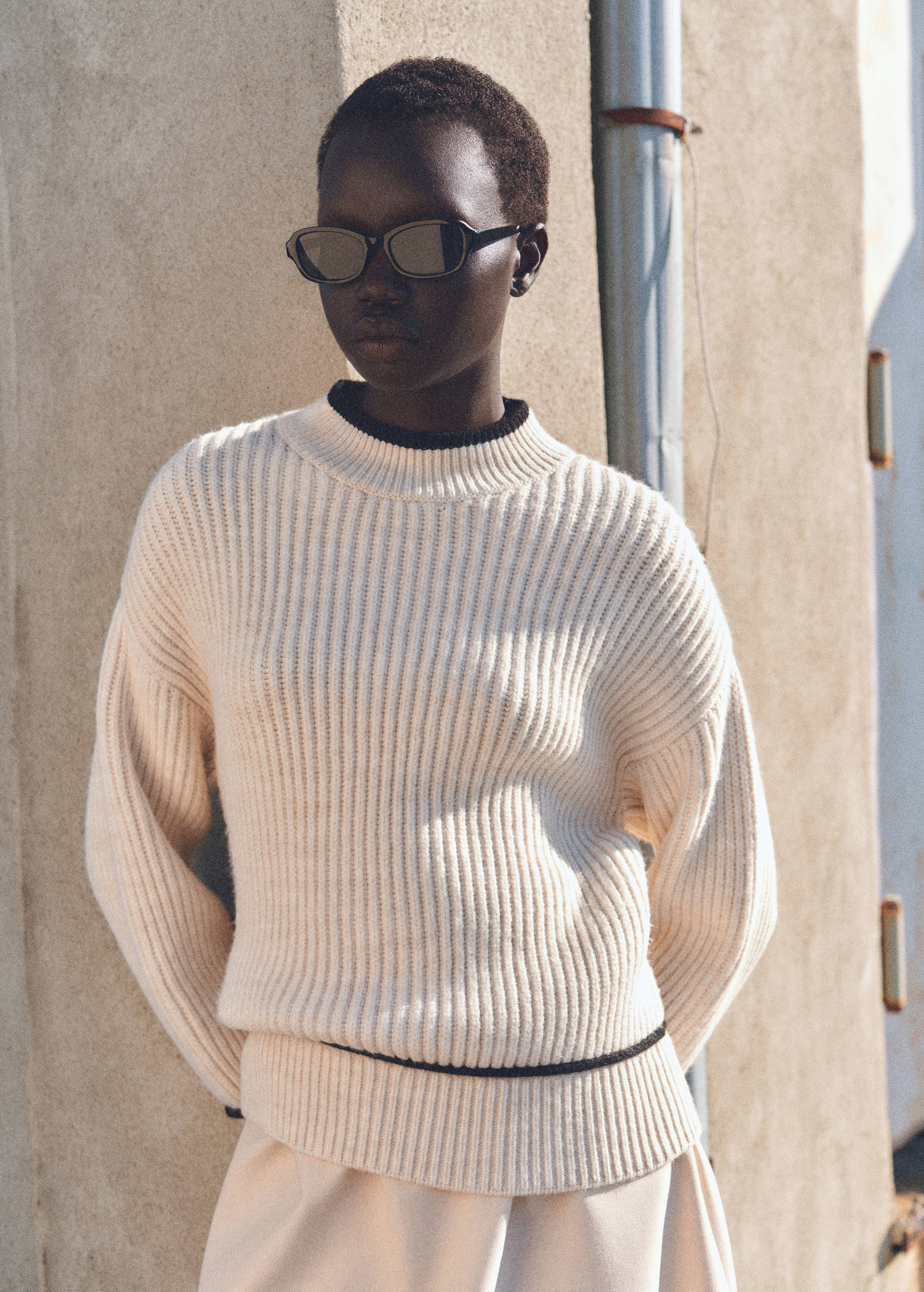 Perkins-neck sweater with contrasting details - Medium plane