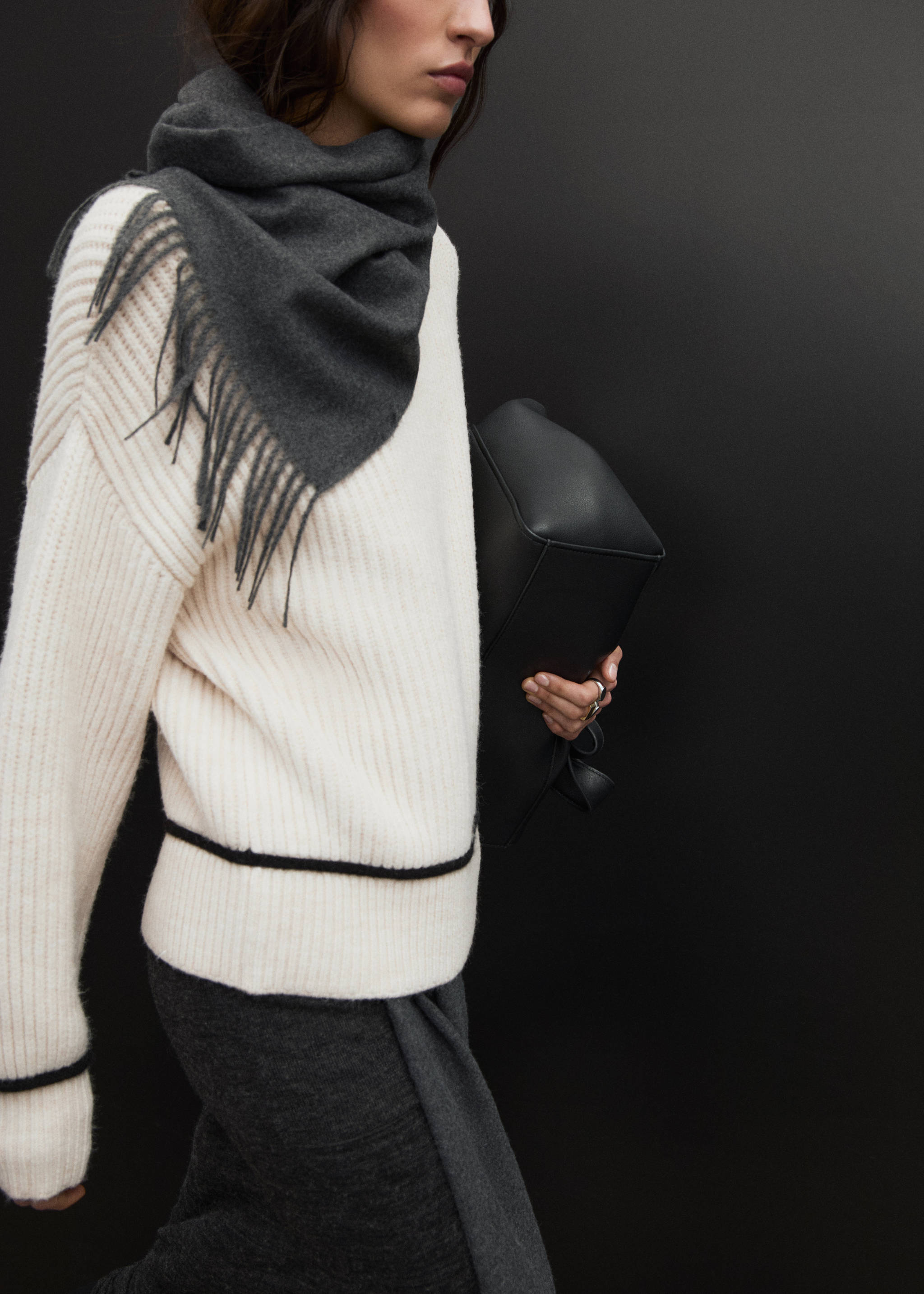 Perkins-neck sweater with contrasting details - Details of the article 7