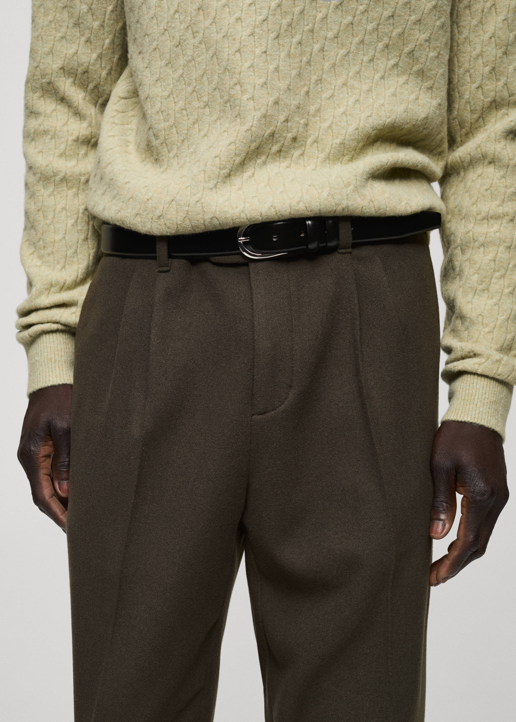 Wool flannel trousers with pleats - Details of the article 1