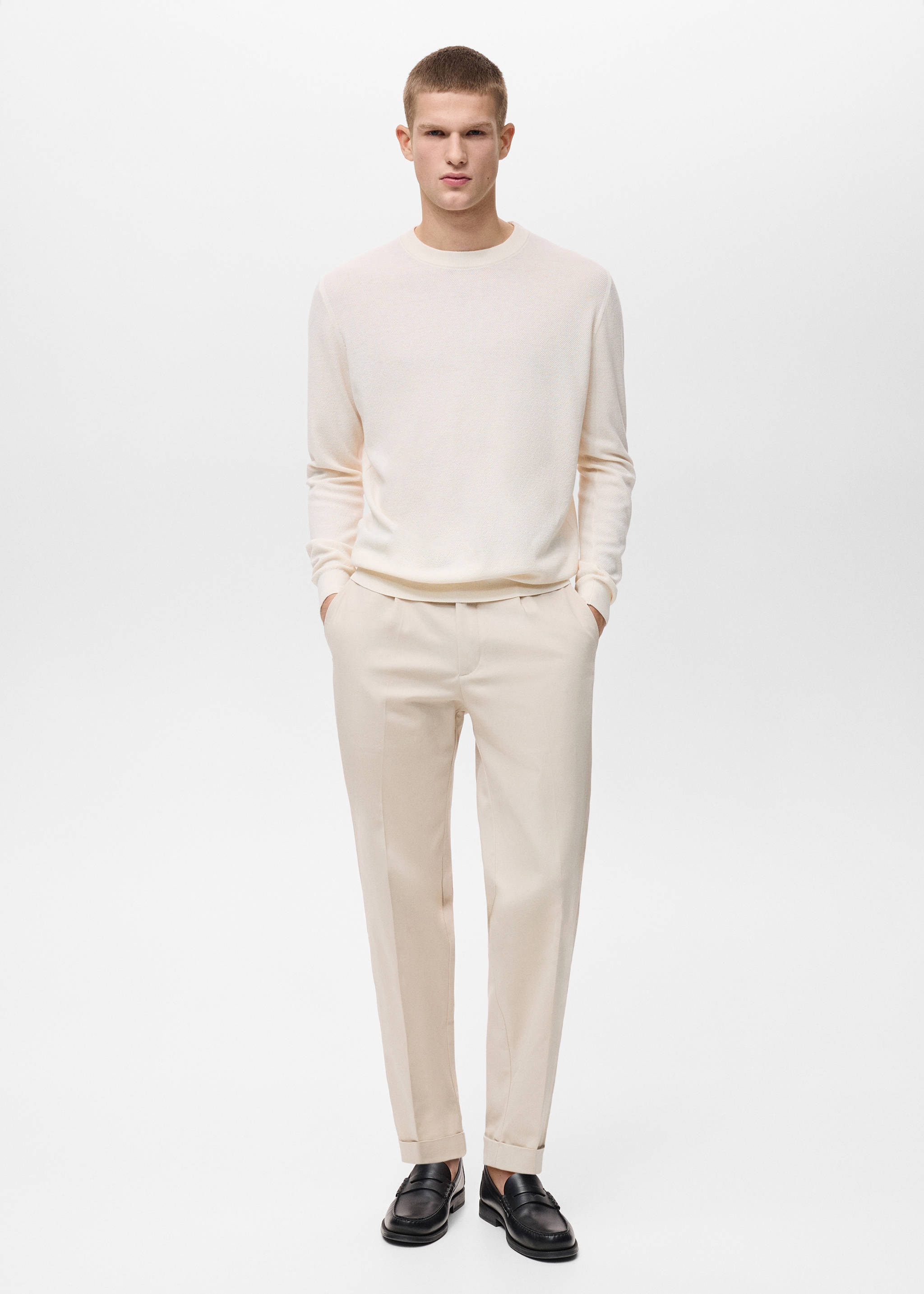 Pleated trousers under cuff - General plane