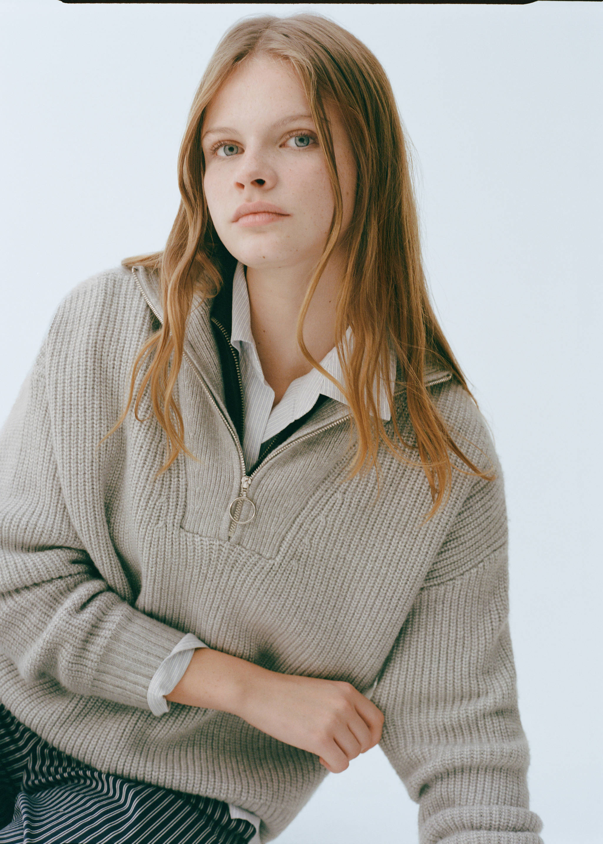 Button-neck lace blouse - Details of the article 5