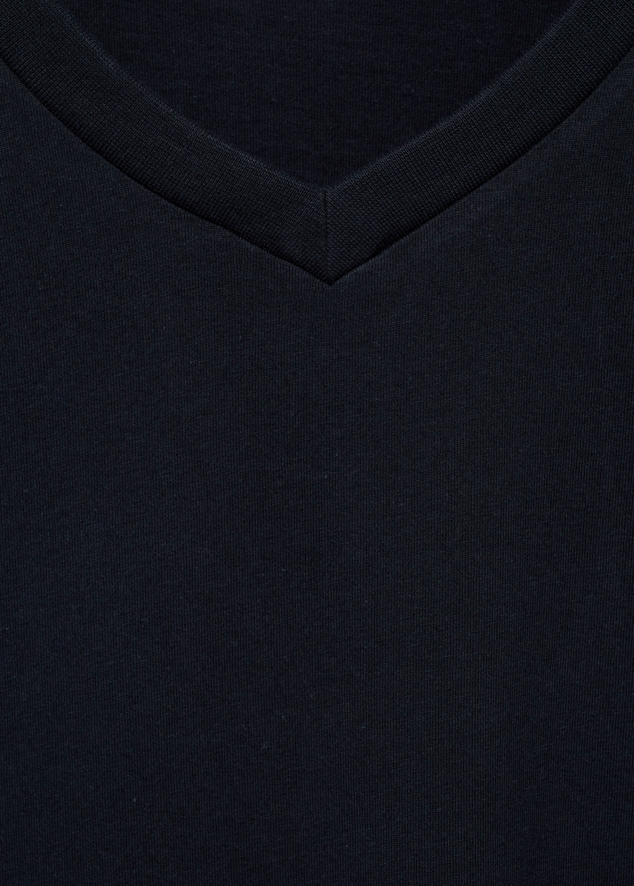 100% cotton slim-fit V-neck t-shirt - Details of the article 8